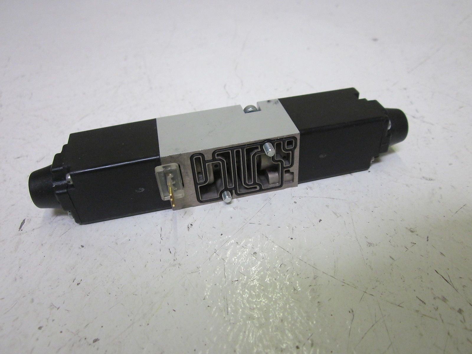 NUMATICS 041SS400K000030 SOLENOID VALVE  110/120V *USED*