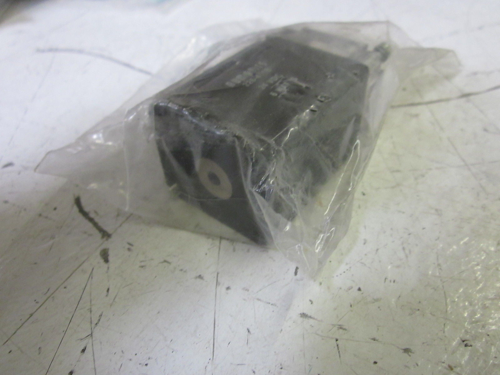 NUMATICS 226-411B SOLENOID COIL 6W 24VDC  *NEW NO BOX*
