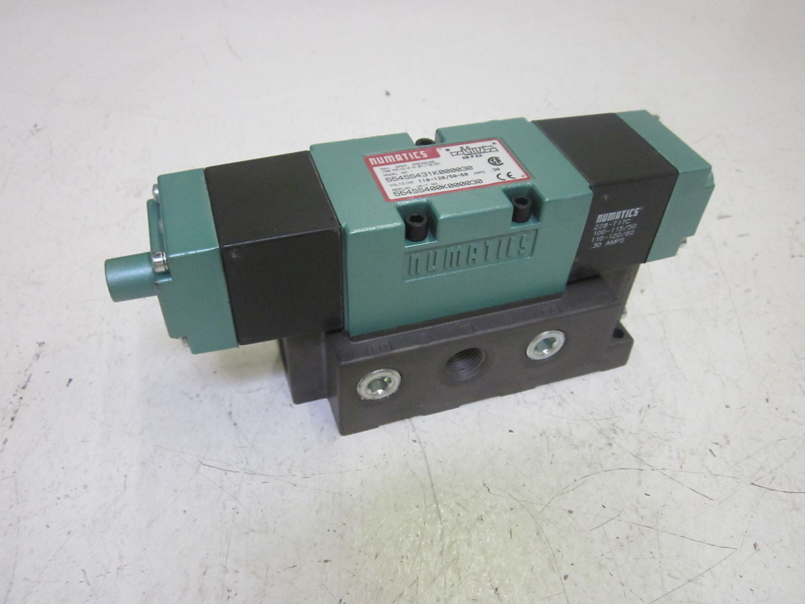 NUMATICS 554SS431K000030 SOLENOID VALVE W/ BASE 110/120V *NEW NO BOX*