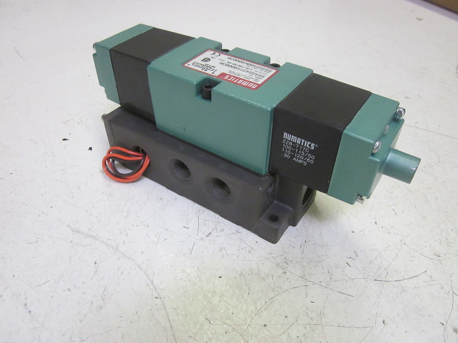NUMATICS 554SS431K000030 SOLENOID VALVE W/ BASE 110/120V *NEW NO BOX*