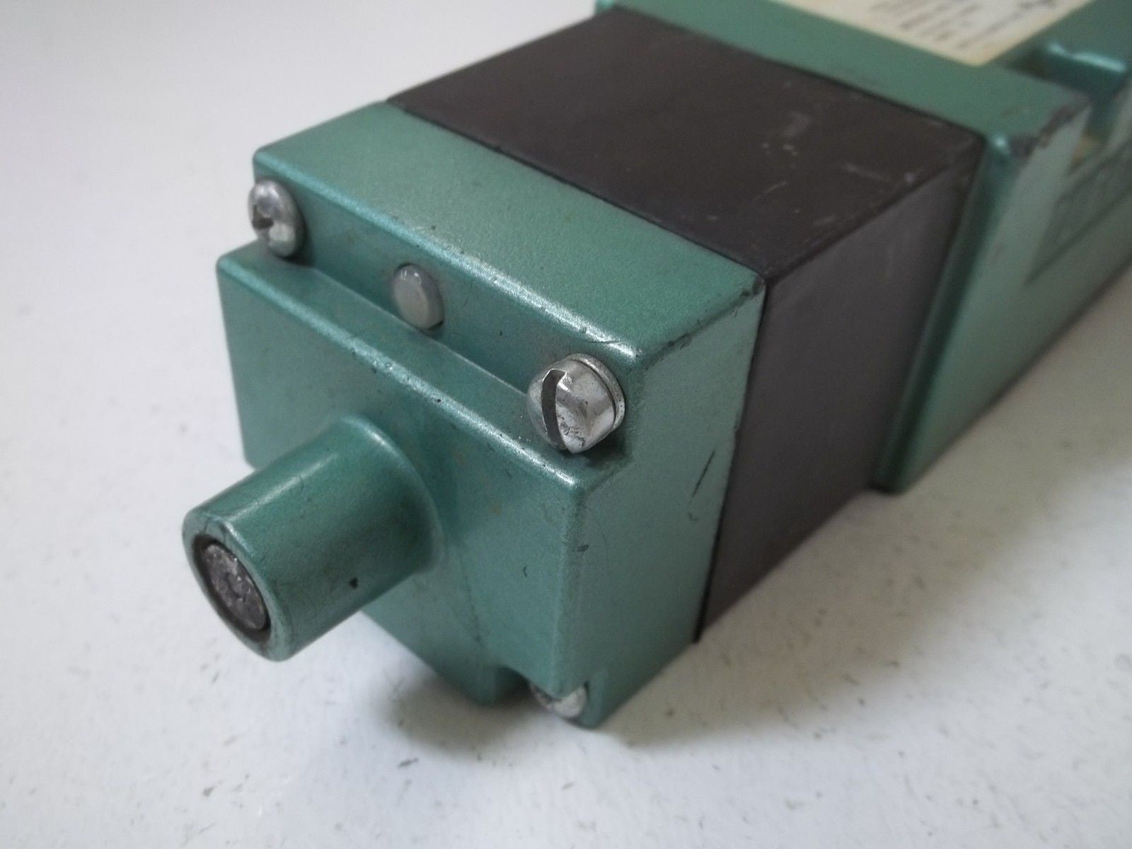 NUMATICS 554SS600K SOLENOID VALVE *USE*