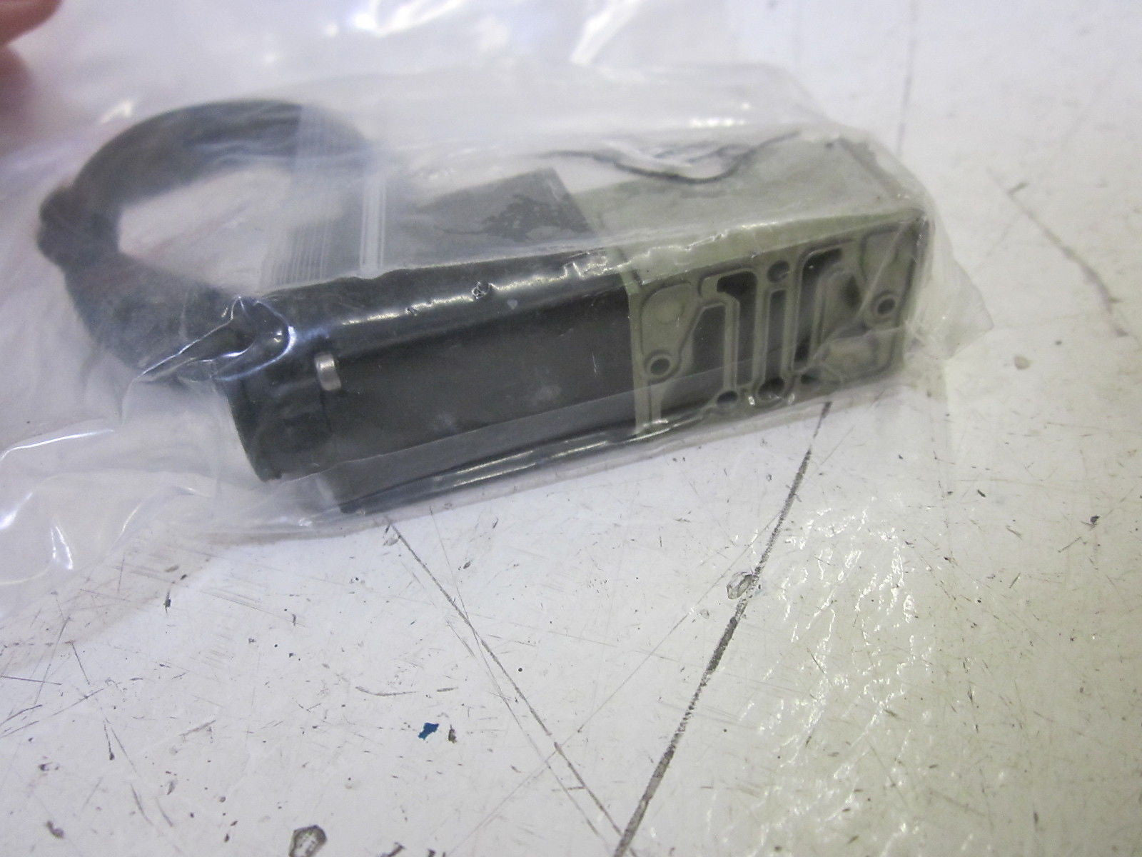 NUMATICS 92086U VALVE 115V 150PSIG  *NEW NO BOX*