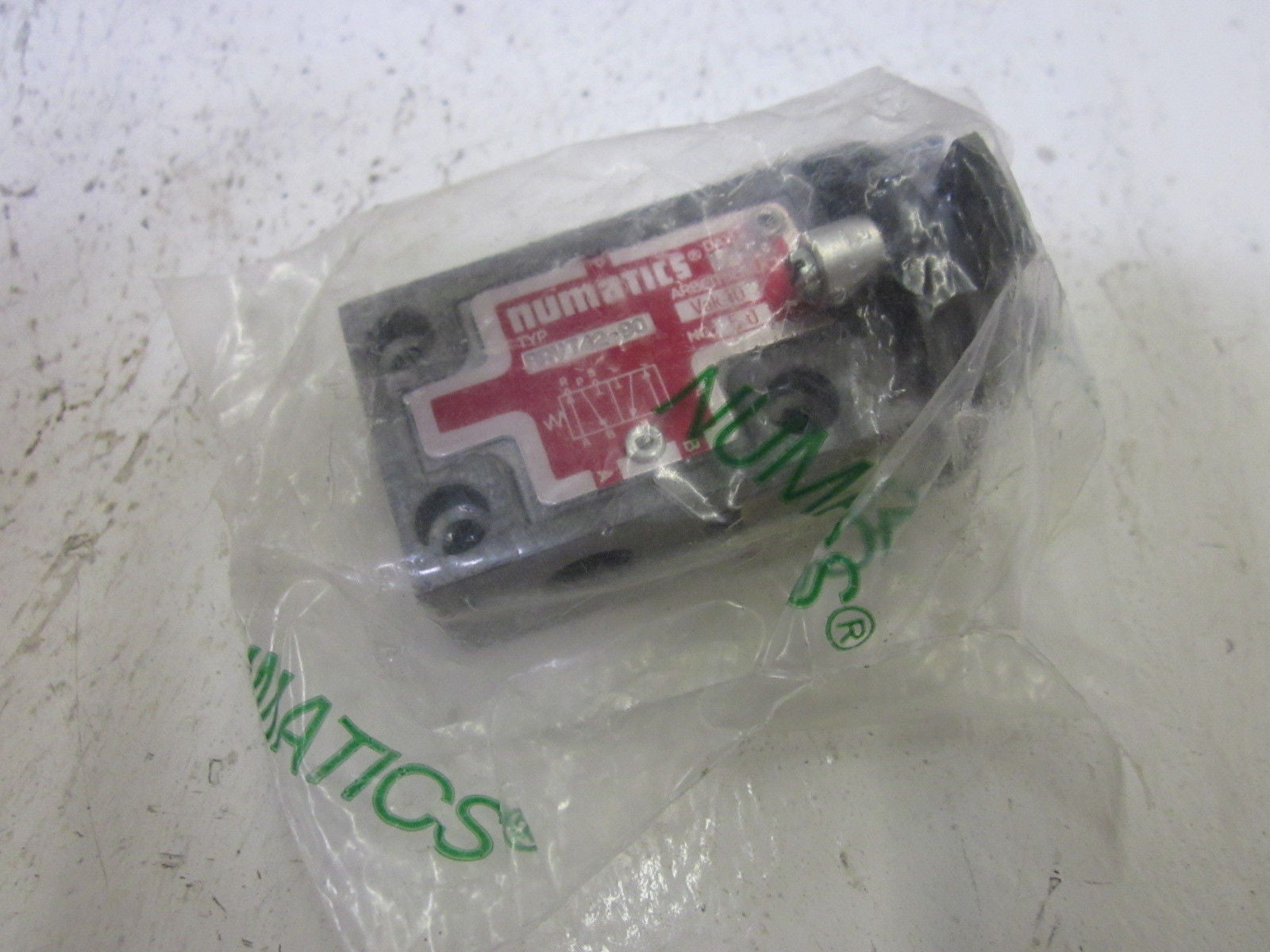 NUMATICS BRVT42-90 PUSH BUTTON VLV *NEW FACTORY BAG*