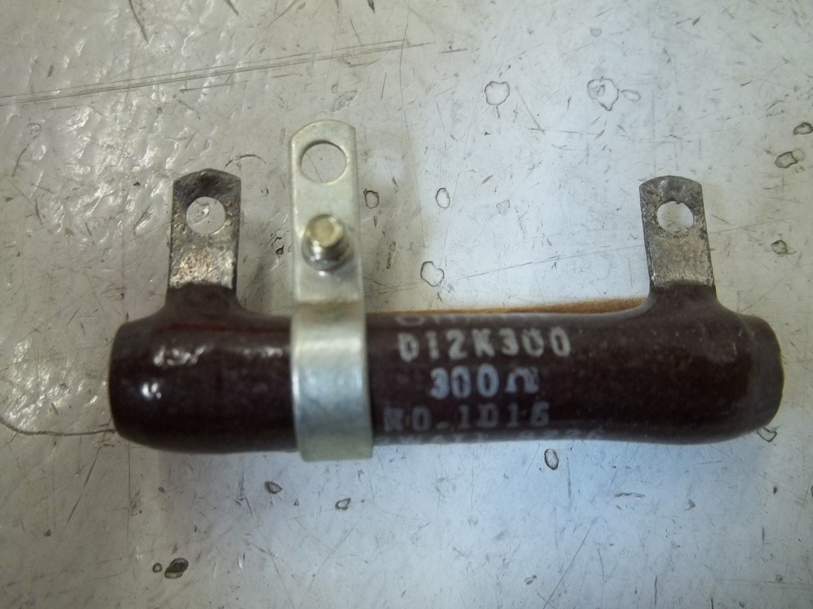 OHMITE 1016 (D12K300) RESISTOR 12WATTS, 300 OHMS *NEW IN A  BOX*