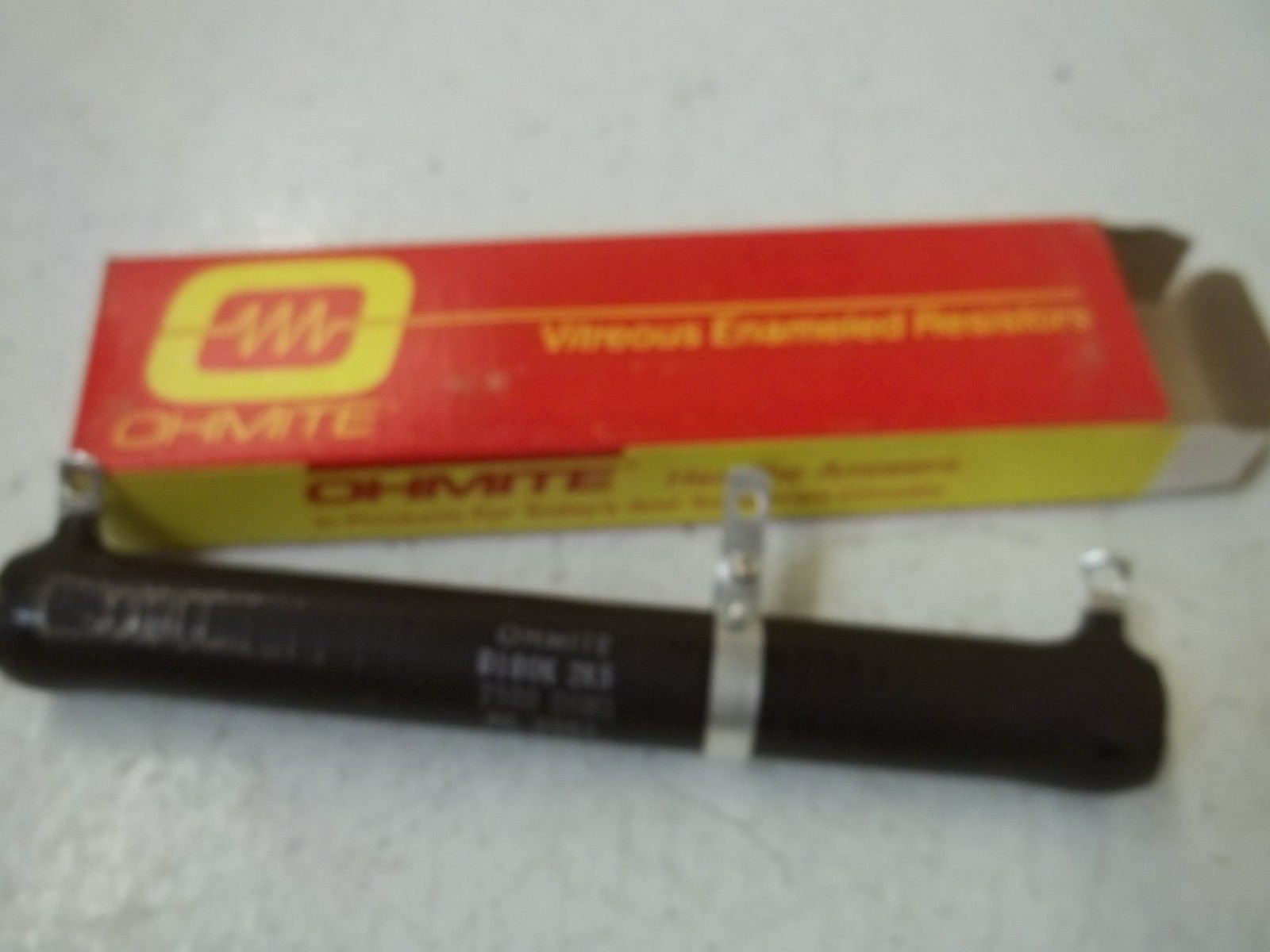 OHMITE D100J2K5 RESISTOR 100WATTS, 2500 OHMS *NEW IN BOX*