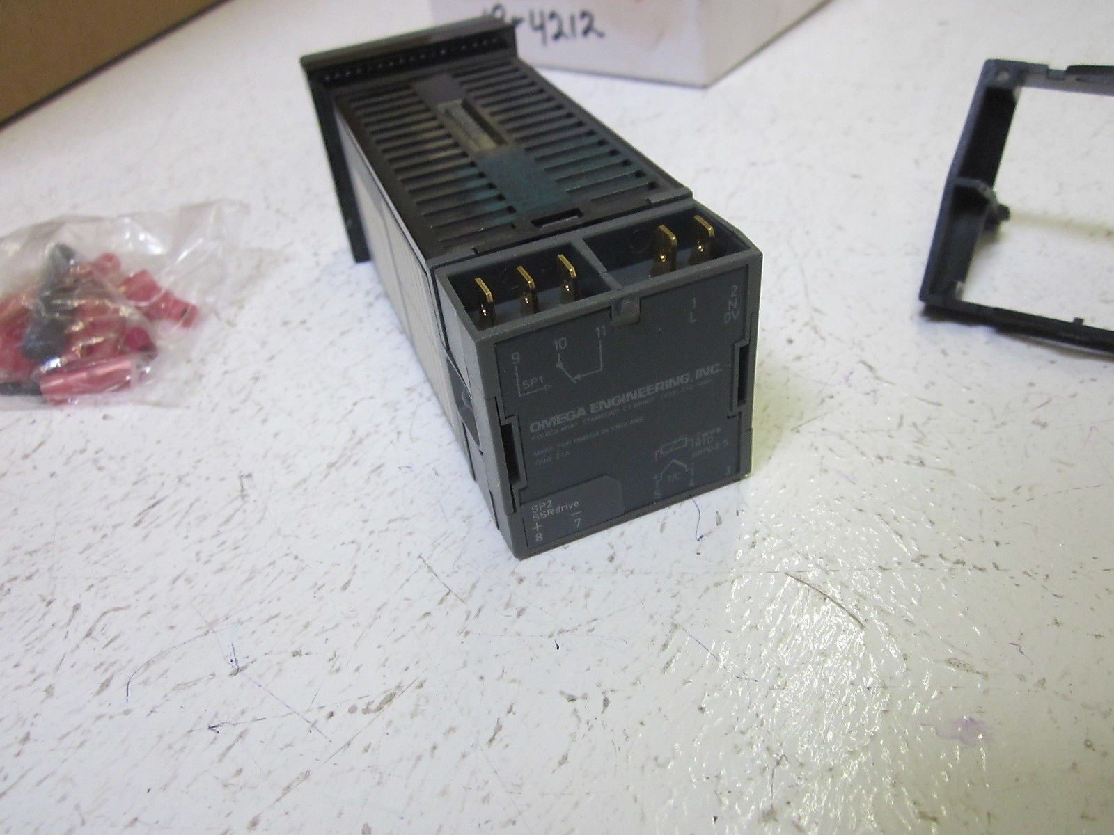 OMEGA CN9112A TEMPERATURE CONTROLLER  *NEW IN BOX*