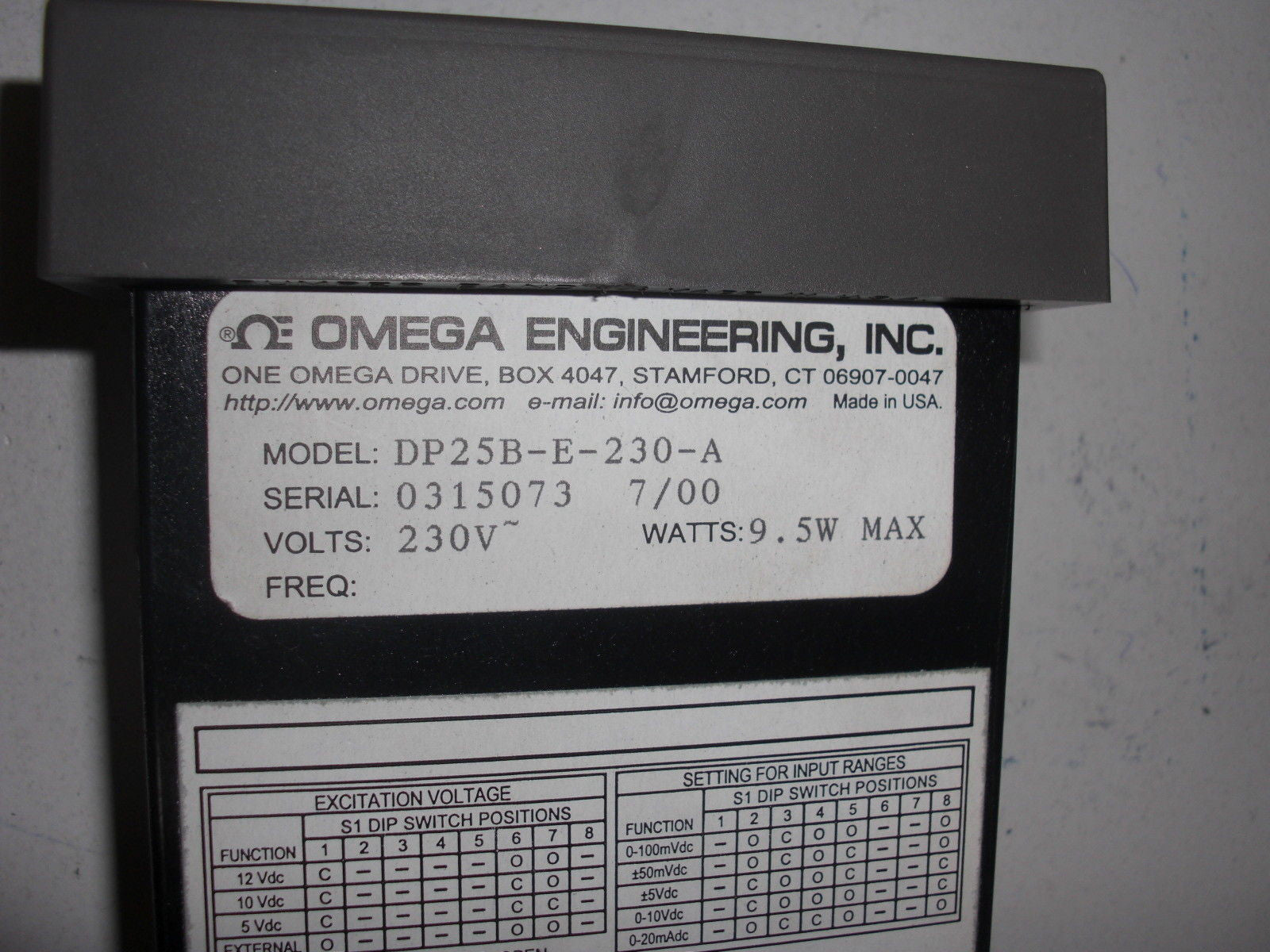 OMEGA ENGINEERING DP25B-E-230-A TEMPERATURE INDICATOR *NEW IN BOX*