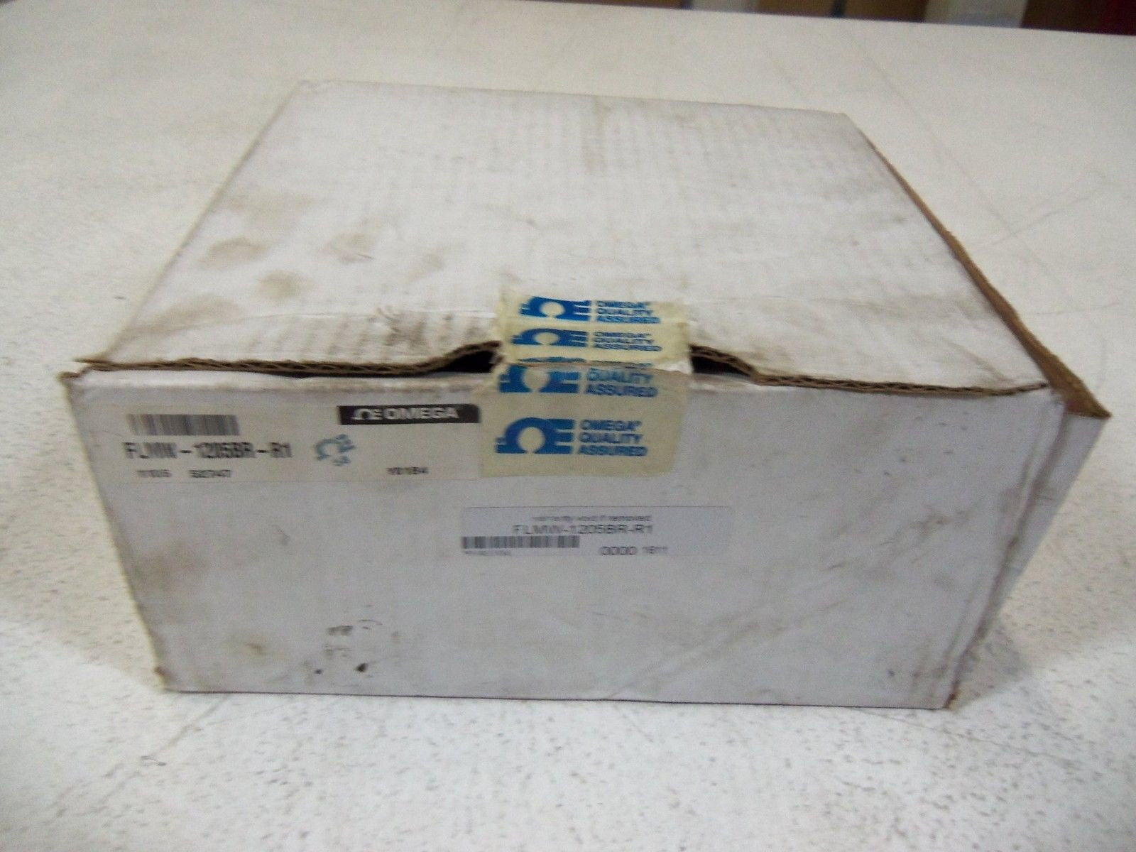 OMEGA IN-LINE LIQUID FLOW METER FLMW-1205BR-R1 *NEW IN BOX*