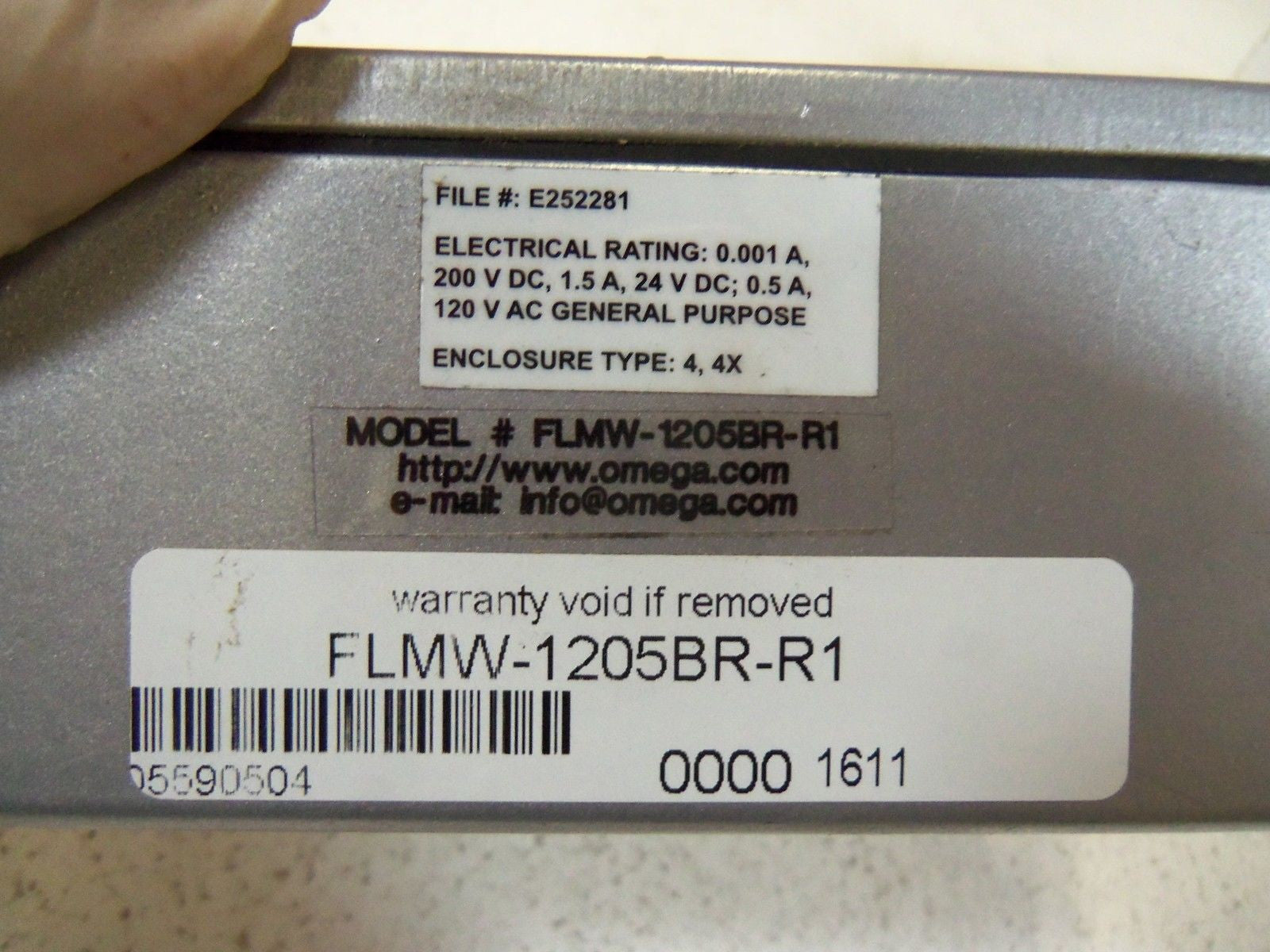 OMEGA IN-LINE LIQUID FLOW METER FLMW-1205BR-R1 *NEW IN BOX*
