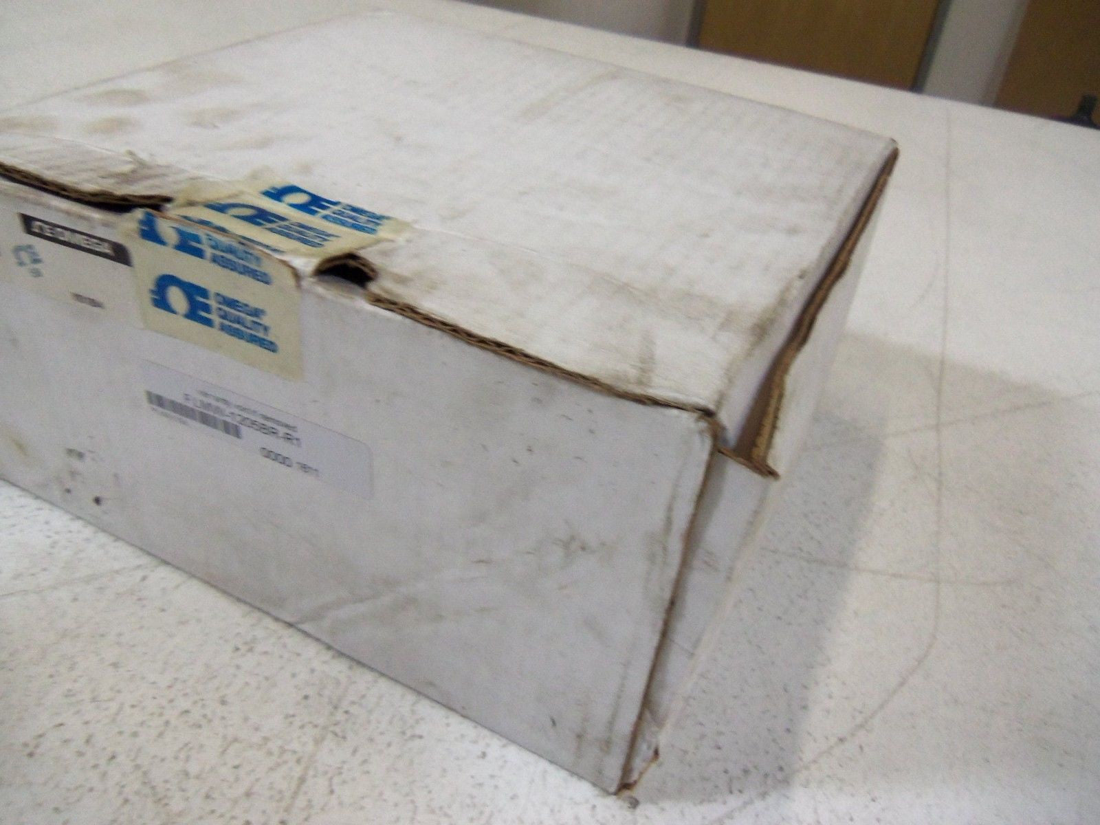 OMEGA IN-LINE LIQUID FLOW METER FLMW-1205BR-R1 *NEW IN BOX*