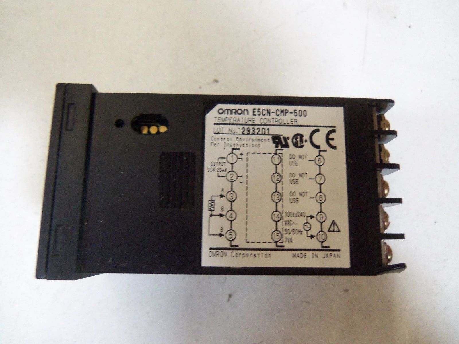 OMROM E5CN-CMP-500 TEMPERATURE CONTROLLER *USED*