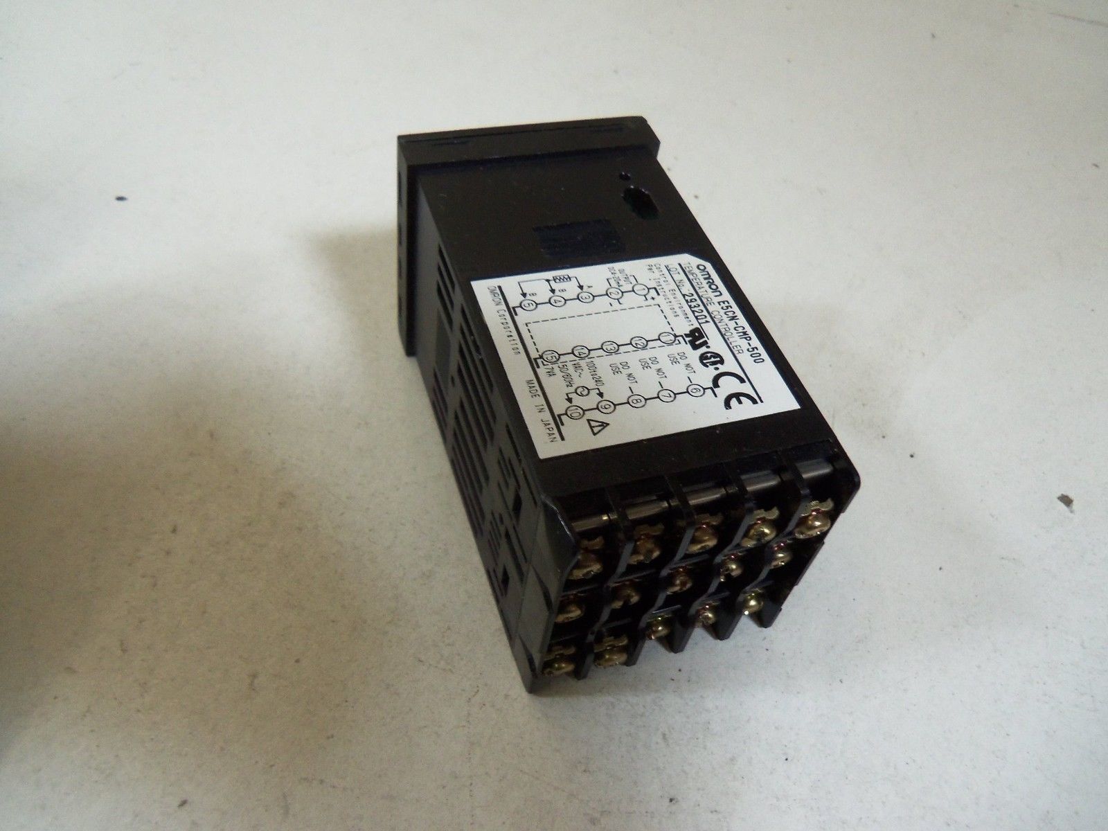 OMROM E5CN-CMP-500 TEMPERATURE CONTROLLER *USED*