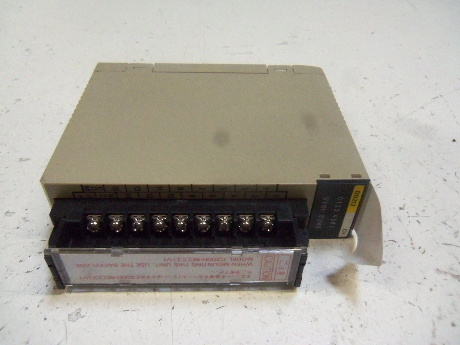 OMRON C200H-0D212 OUTPUT UNIT *NEW NO BOX*