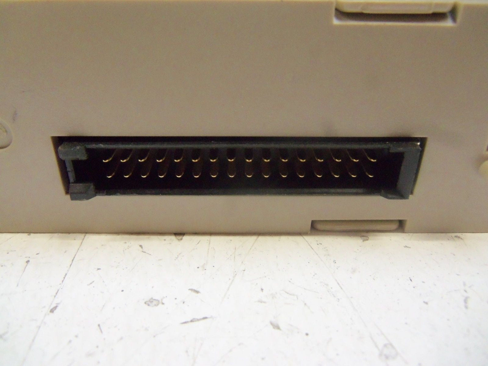 OMRON C200H-0D212 OUTPUT UNIT *NEW NO BOX*