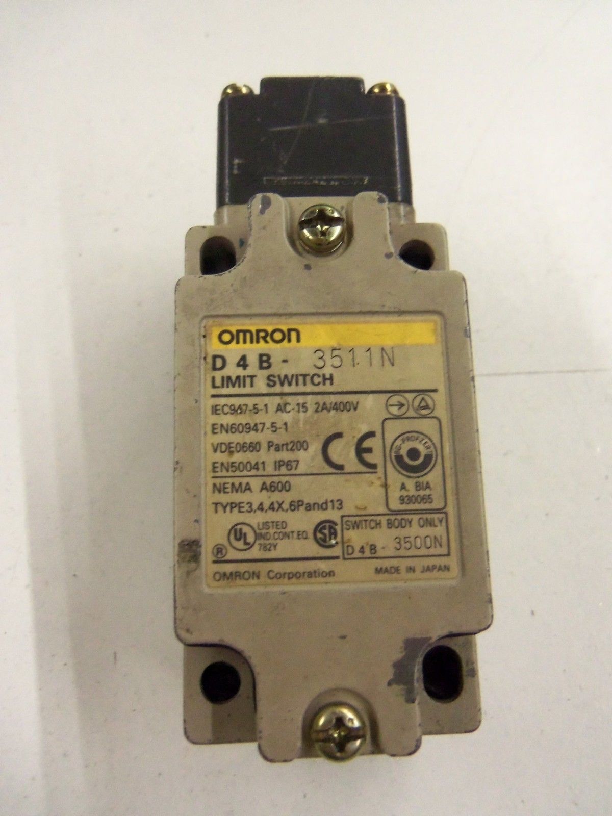 OMRON D4B-3511N *USED*
