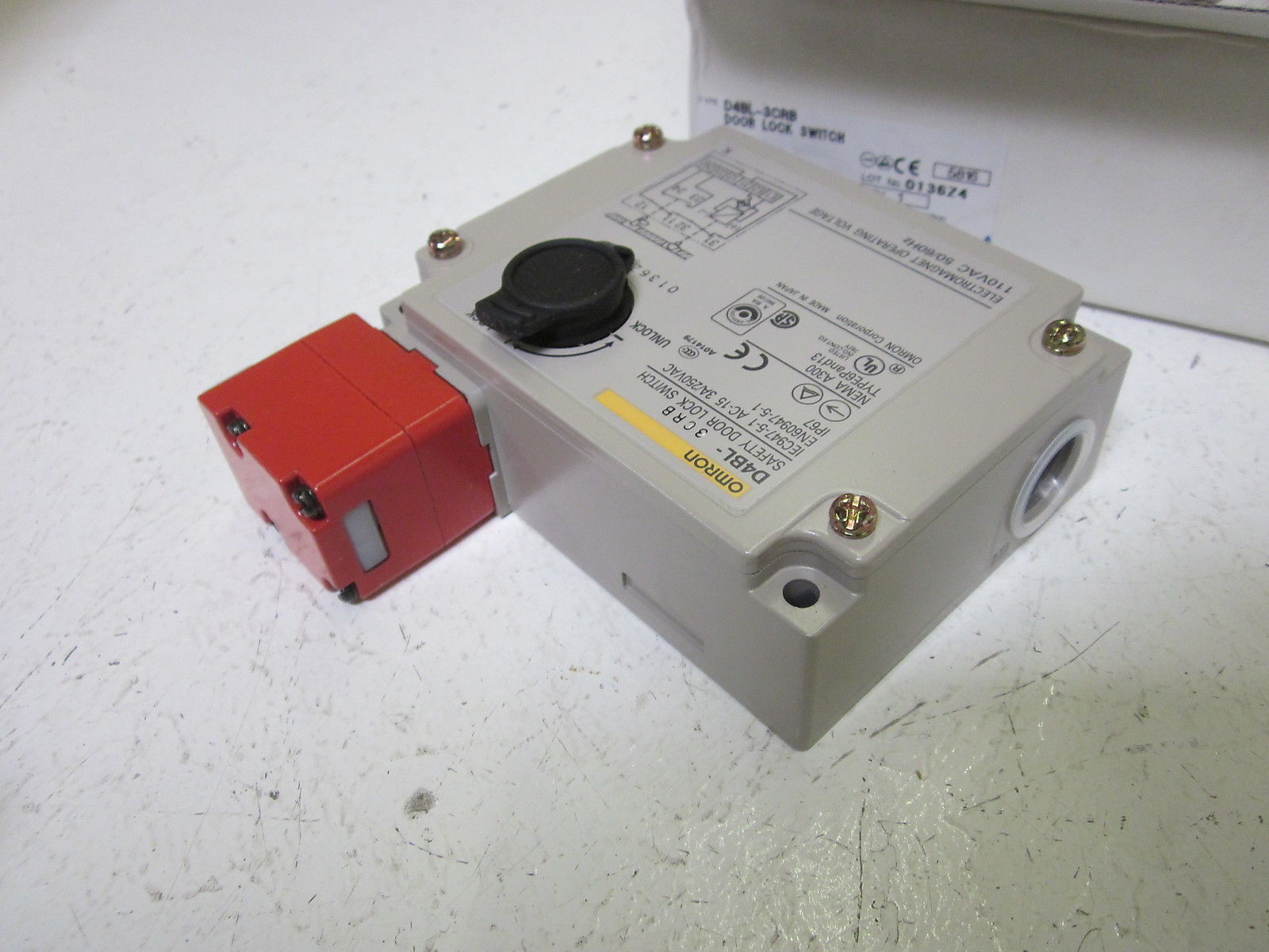 Omron D4BL-3CRB 230VAC NSFP * GENUINE *