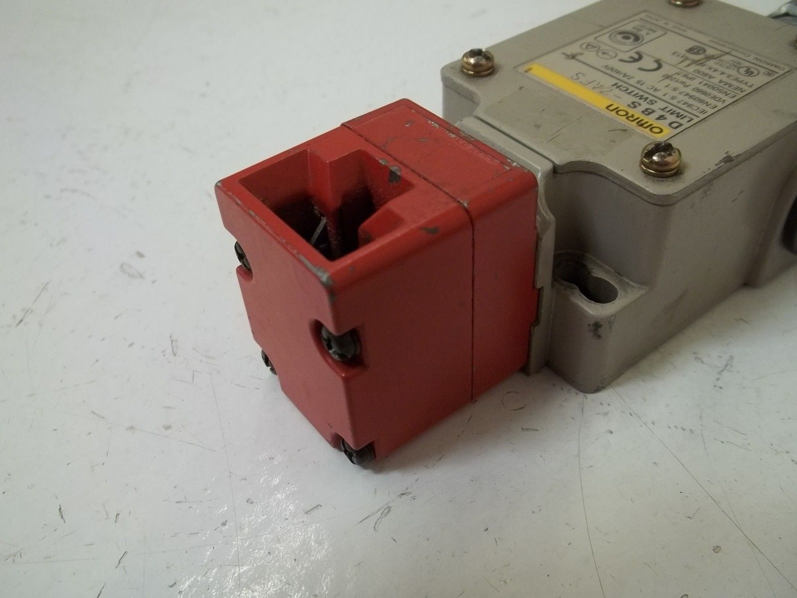 OMRON D4BS-7AFS *USED*