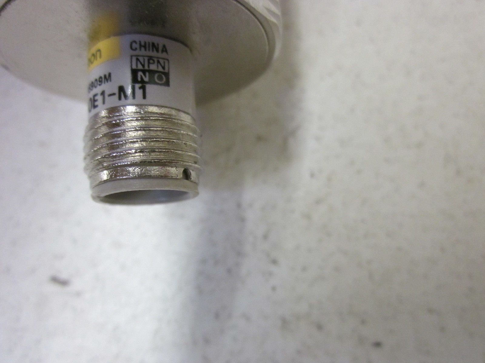 OMRON E2E-X10E1-M1 *NEW NO BOX*