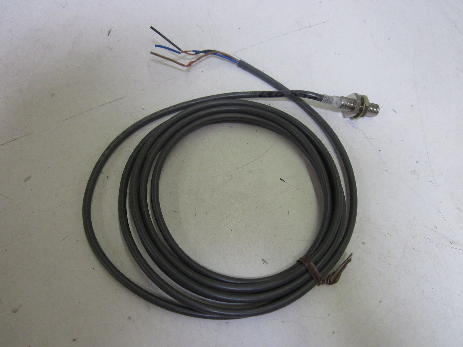 OMRON E2E-X1R5E2 *NEW NO BOX*
