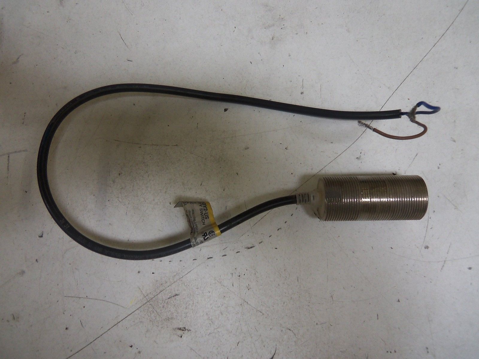 OMRON E2E2-X10Y2-US *USED*