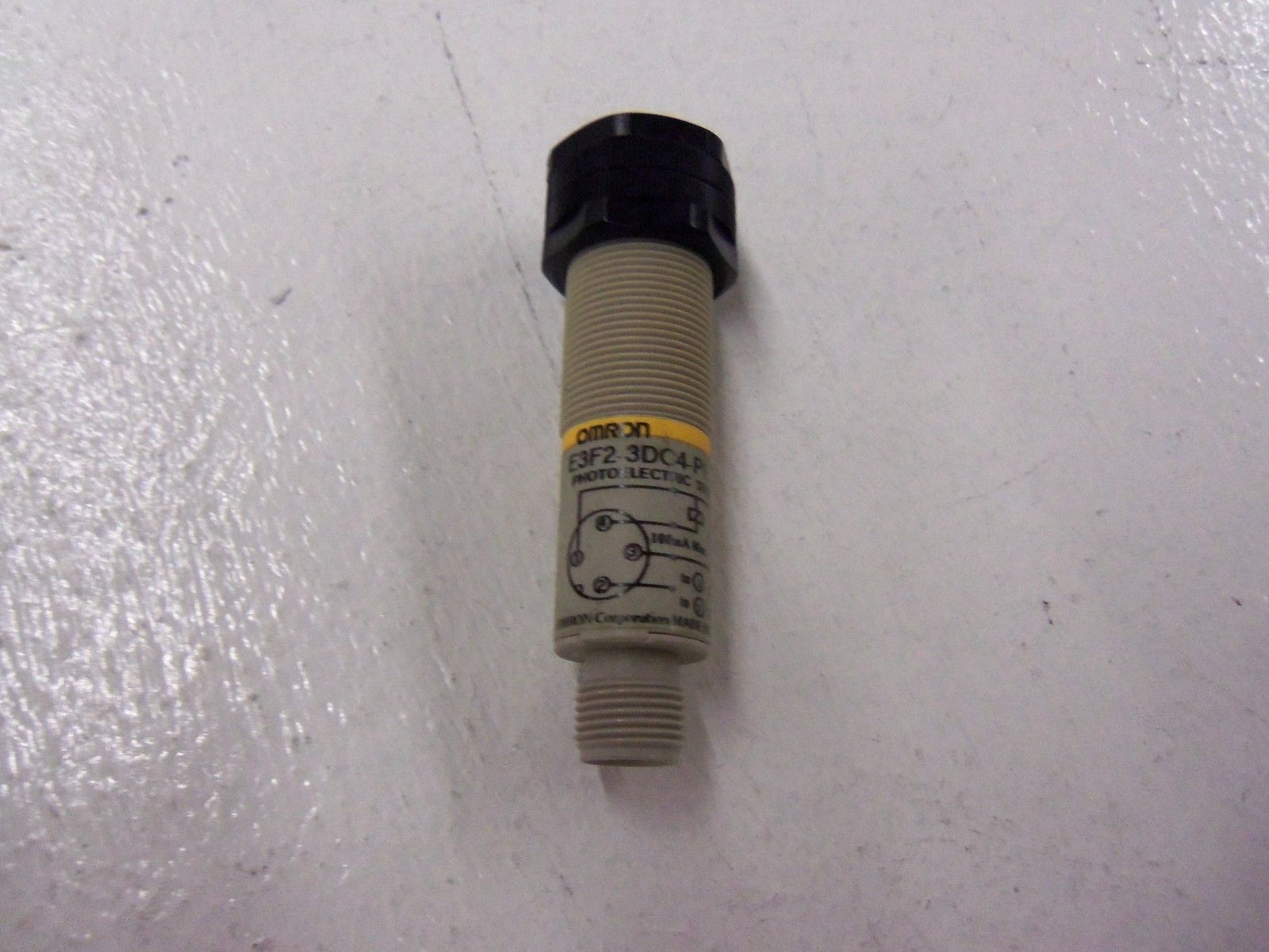 OMRON E3F2-3DC4-P1 *USED*