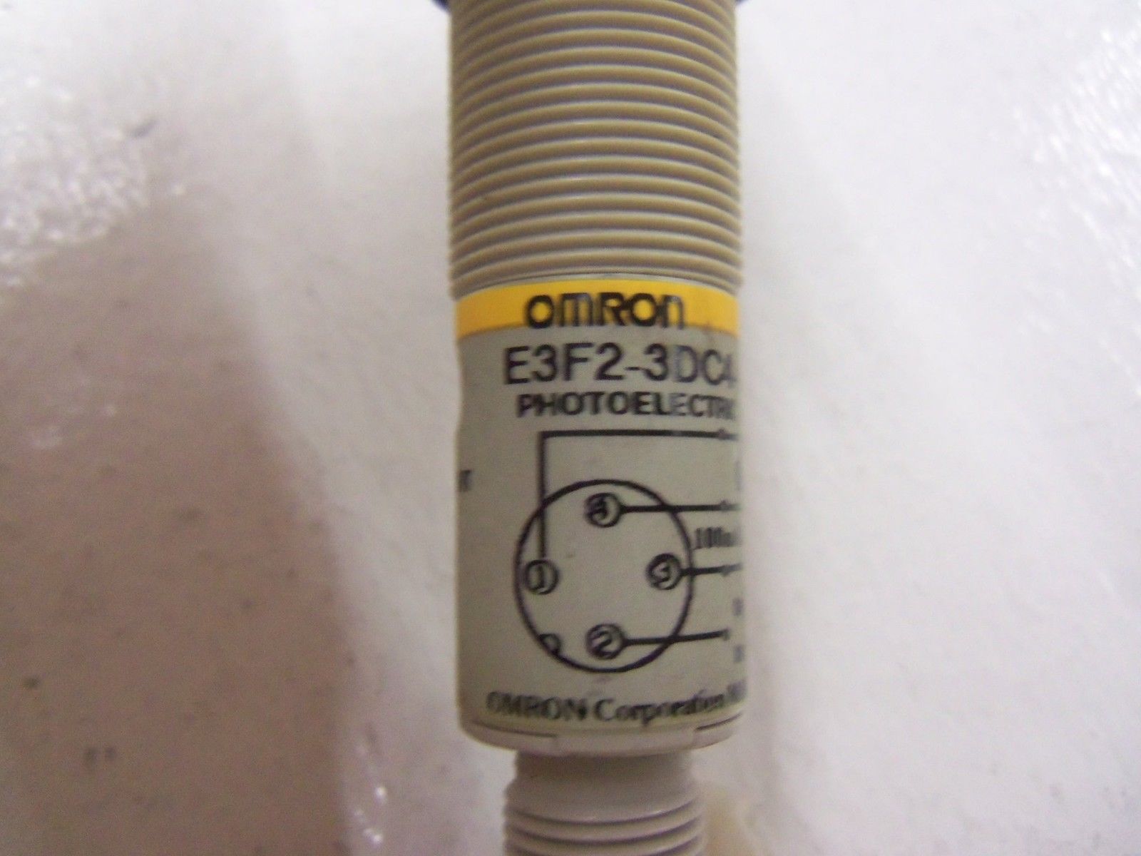 OMRON E3F2-3DC4-P1 *USED*