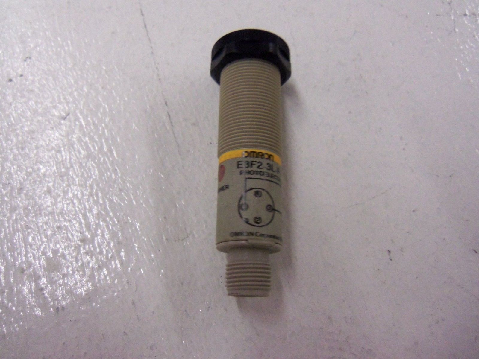 OMRON E3F2-3L-P1 *USED*