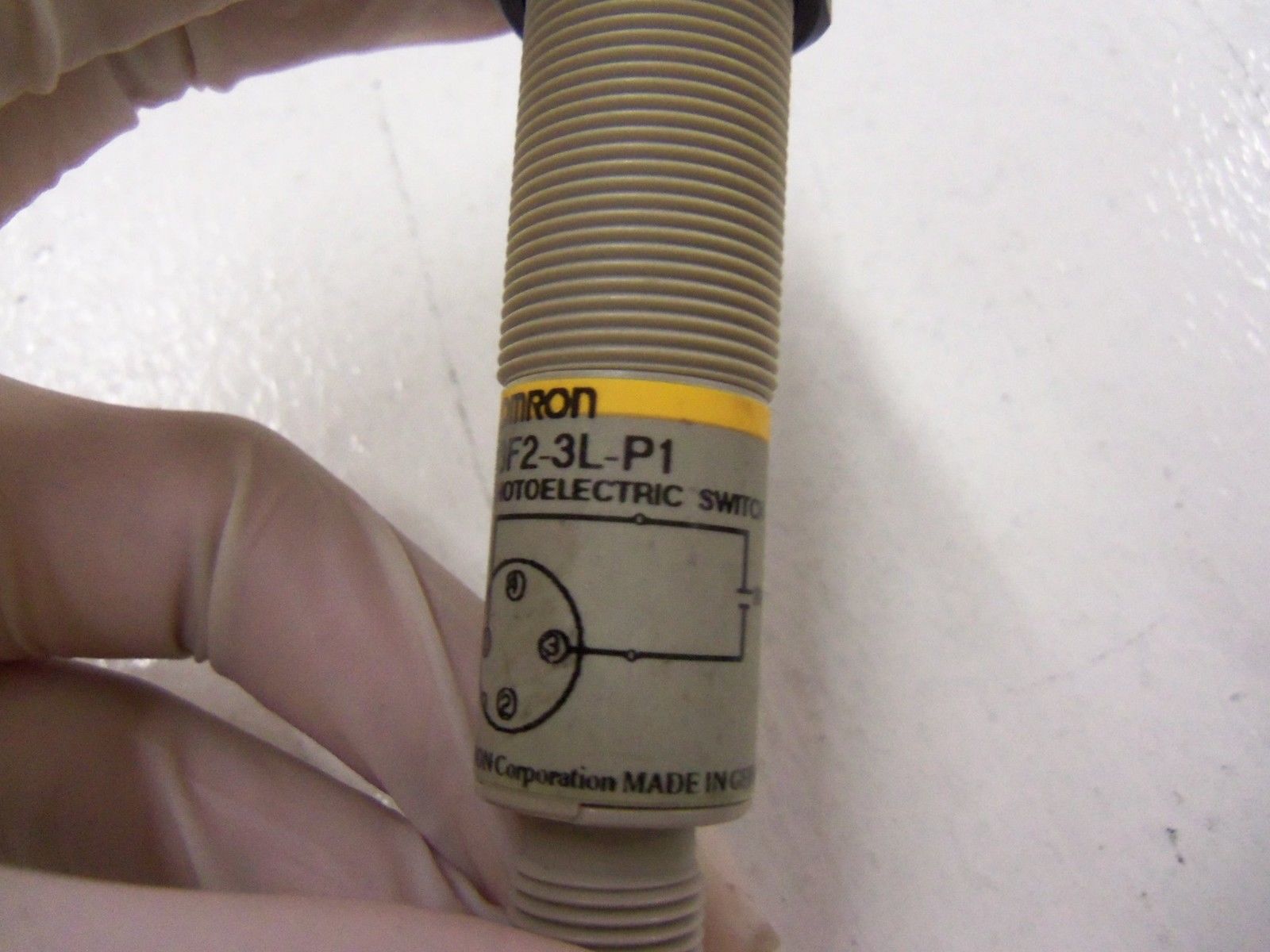 OMRON E3F2-3L-P1 *USED*
