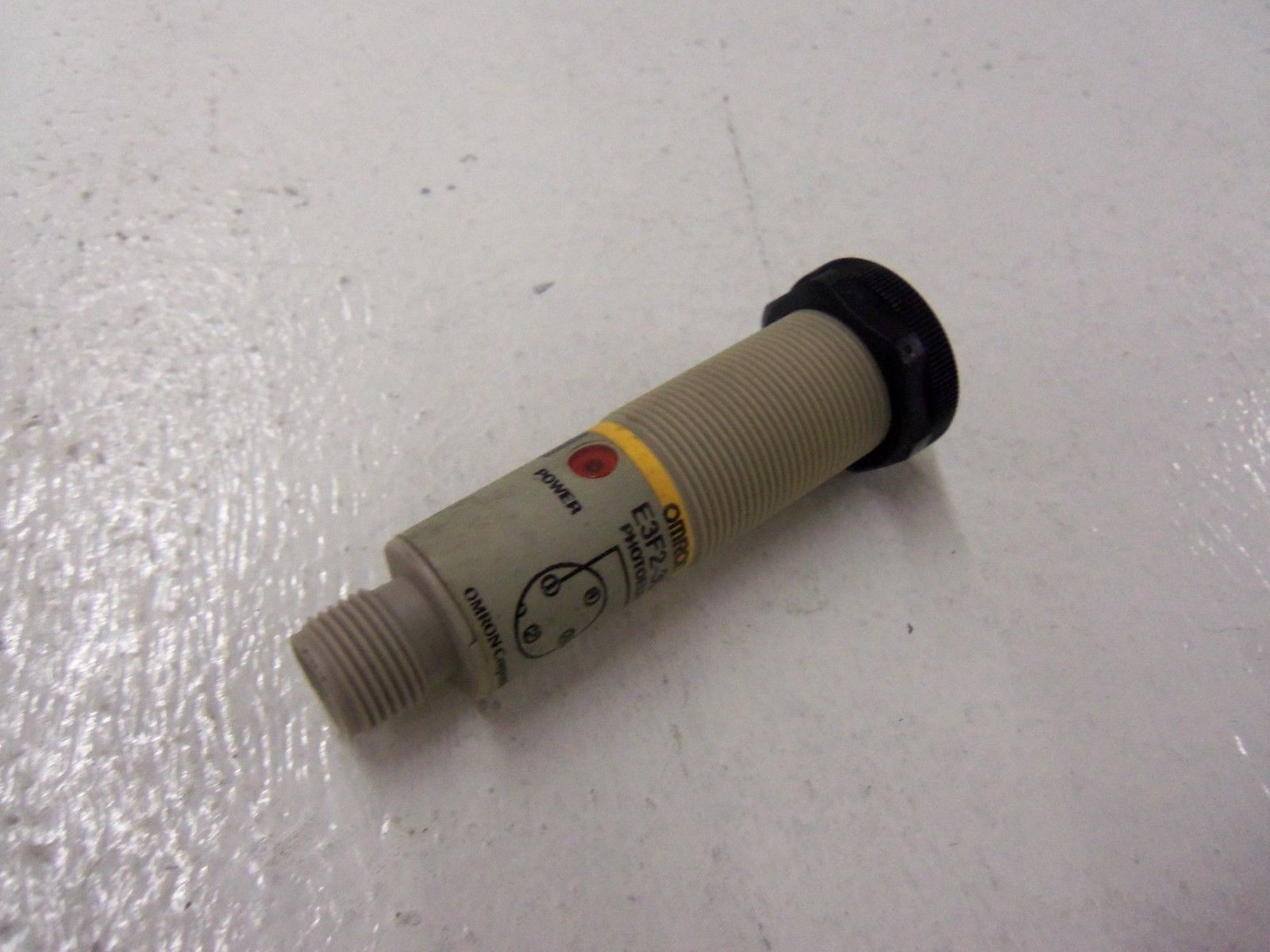 OMRON E3F2-3L-P1 *USED*