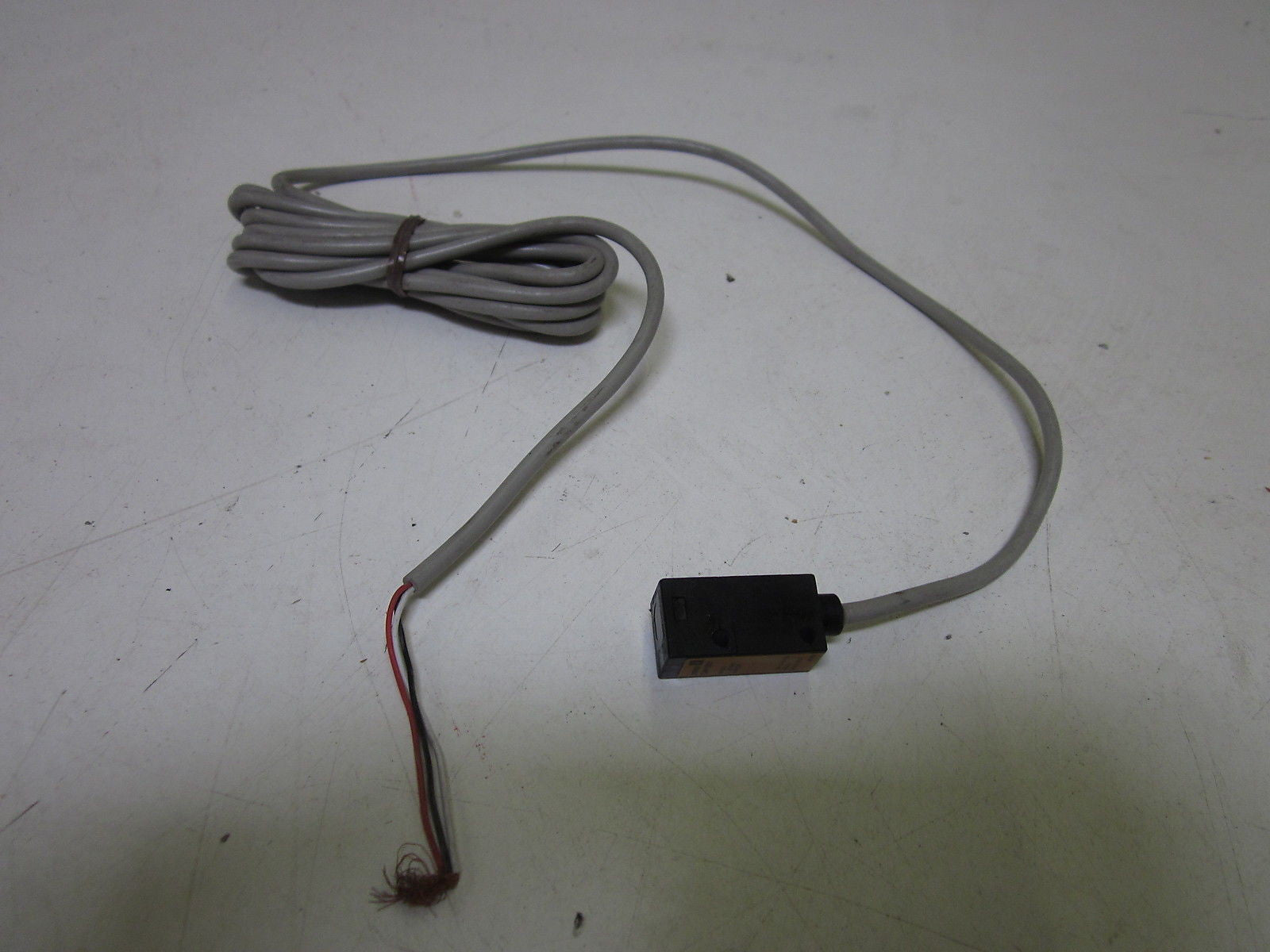OMRON E3H-1DC1 PHOTO ELECTRIC SWITCH *USED*