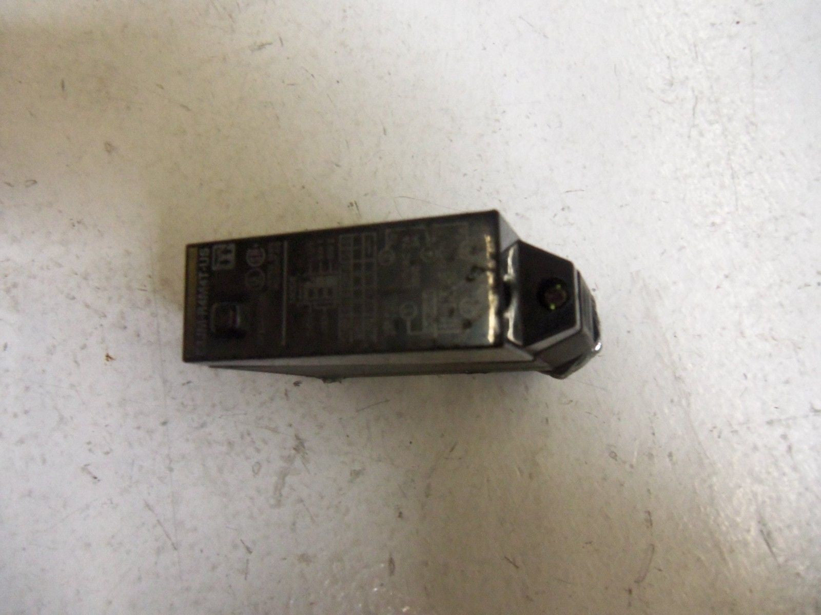 OMRON E3JM-R4M4T-US *USED*