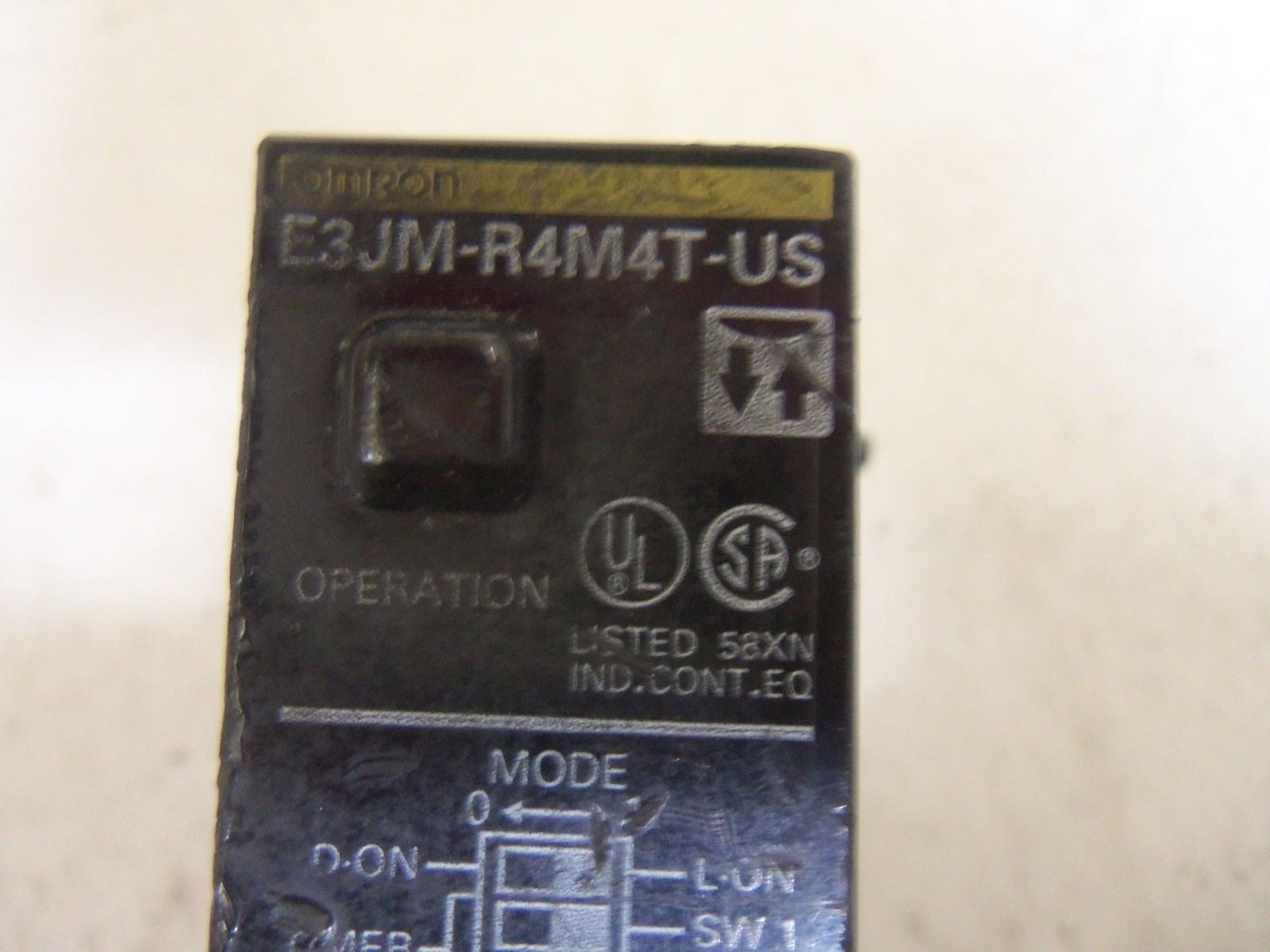 OMRON E3JM-R4M4T-US *USED*