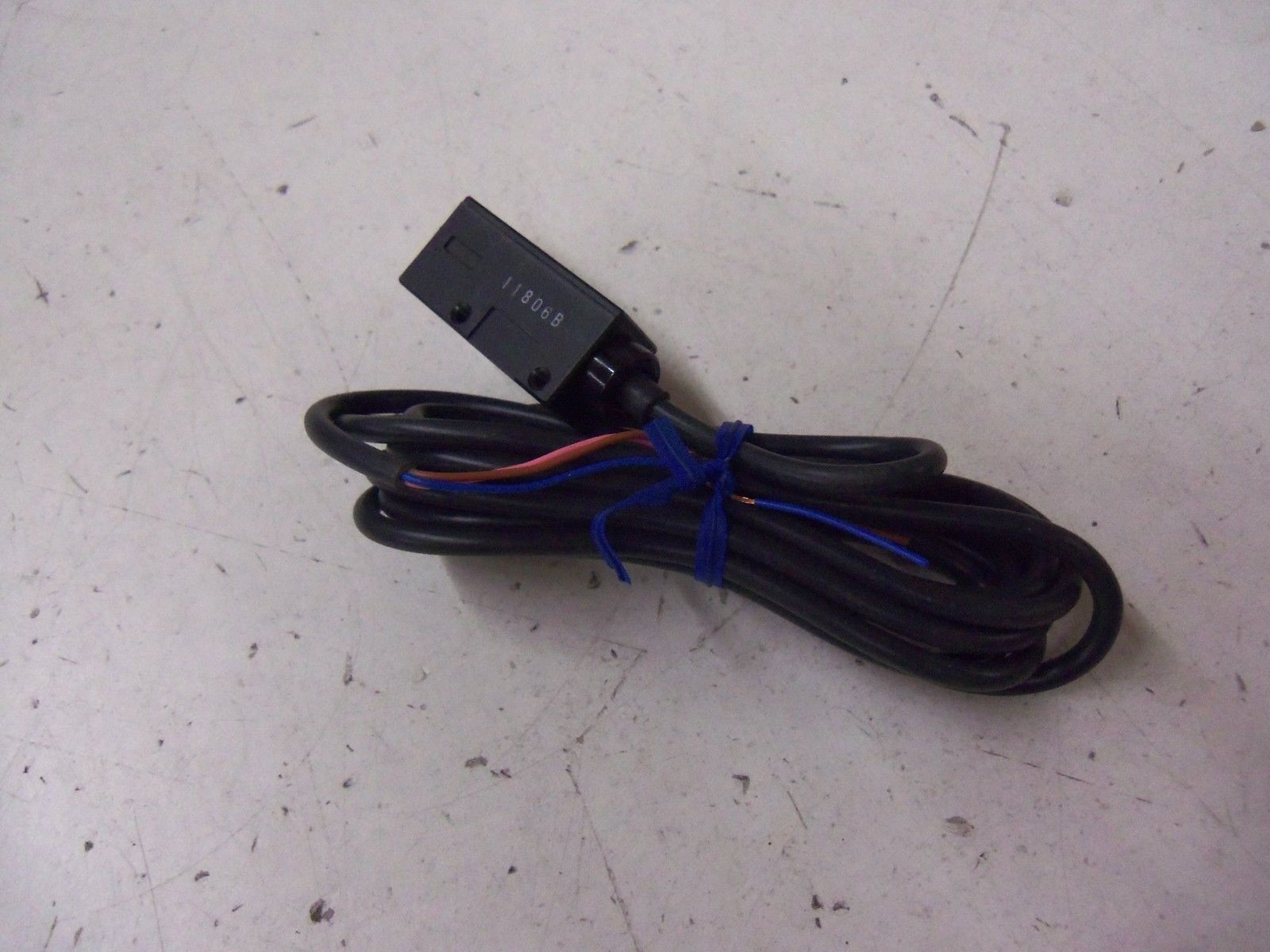 OMRON E3S-2LE41 (BLACK CORD) *NEW NO BOX*
