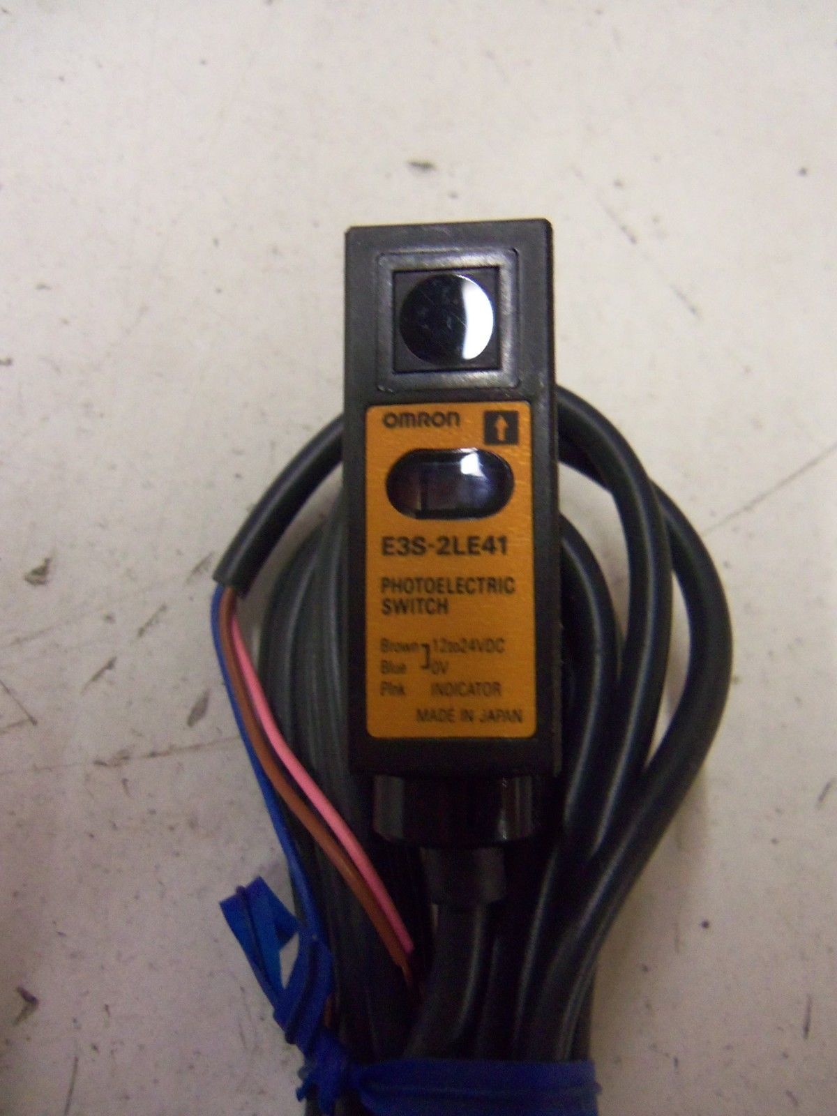 OMRON E3S-2LE41 (BLACK CORD) *NEW NO BOX*