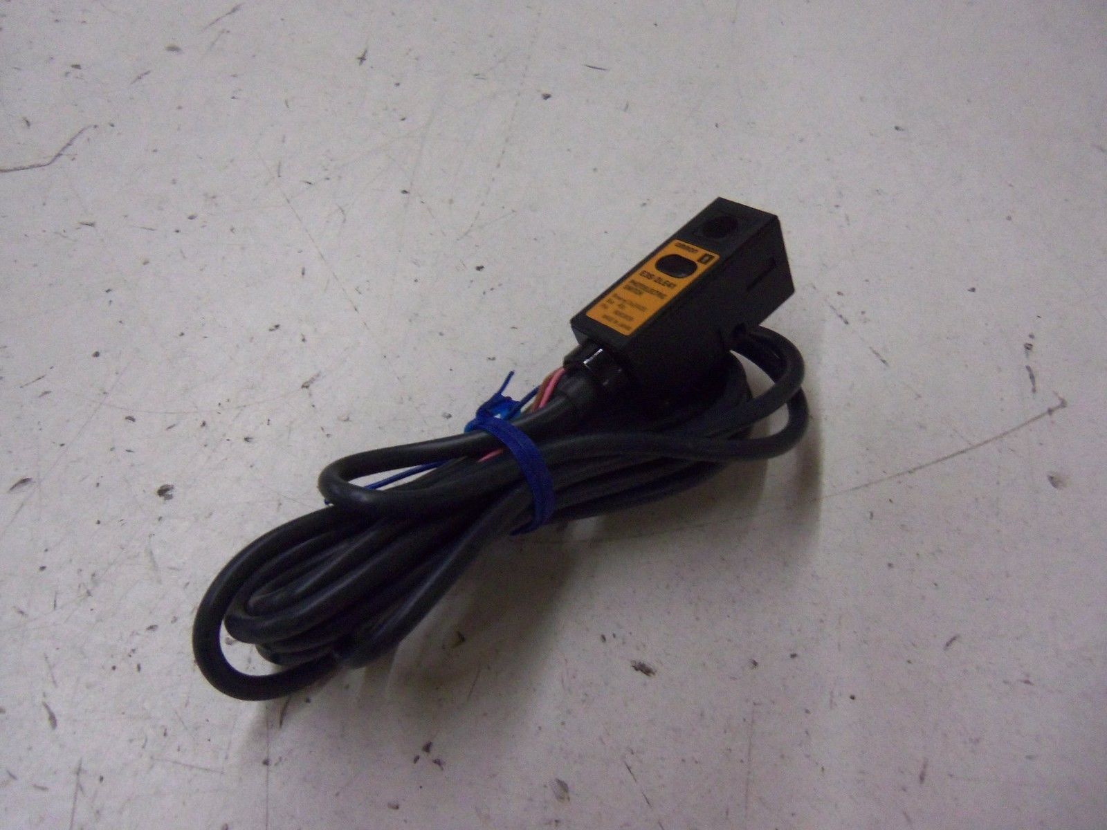 OMRON E3S-2LE41 (BLACK CORD) *NEW NO BOX*