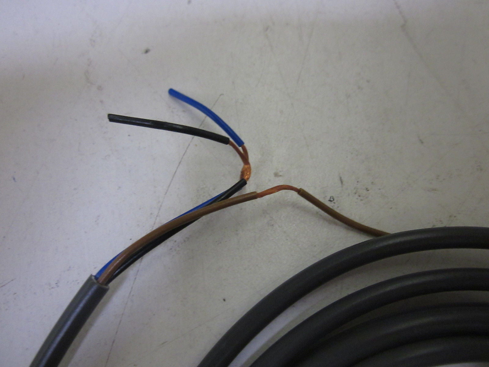 OMRON E3S-2LE41 *USED*