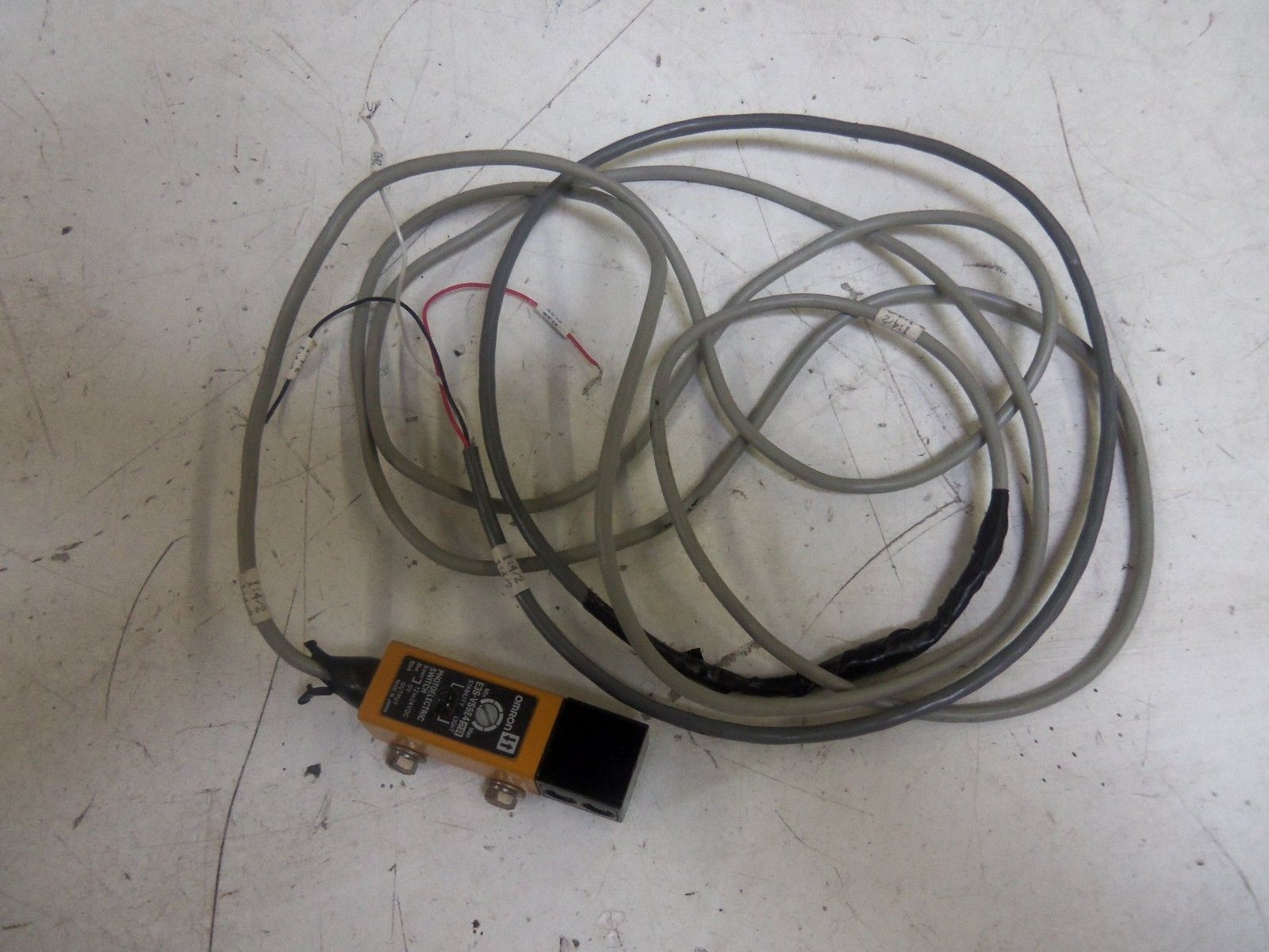 OMRON E3S-VS5E42R *USED*