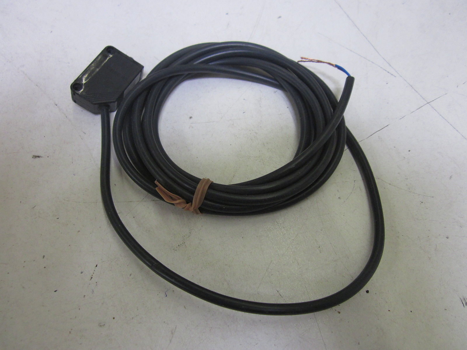 OMRON E3Z-T81-L PHOTOELECTRIC SENSOR EMITTER *USED*