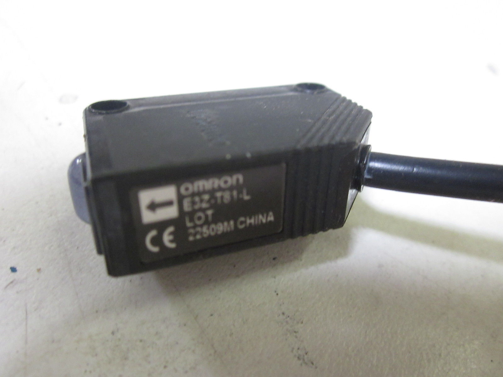 OMRON E3Z-T81-L PHOTOELECTRIC SENSOR EMITTER *USED*