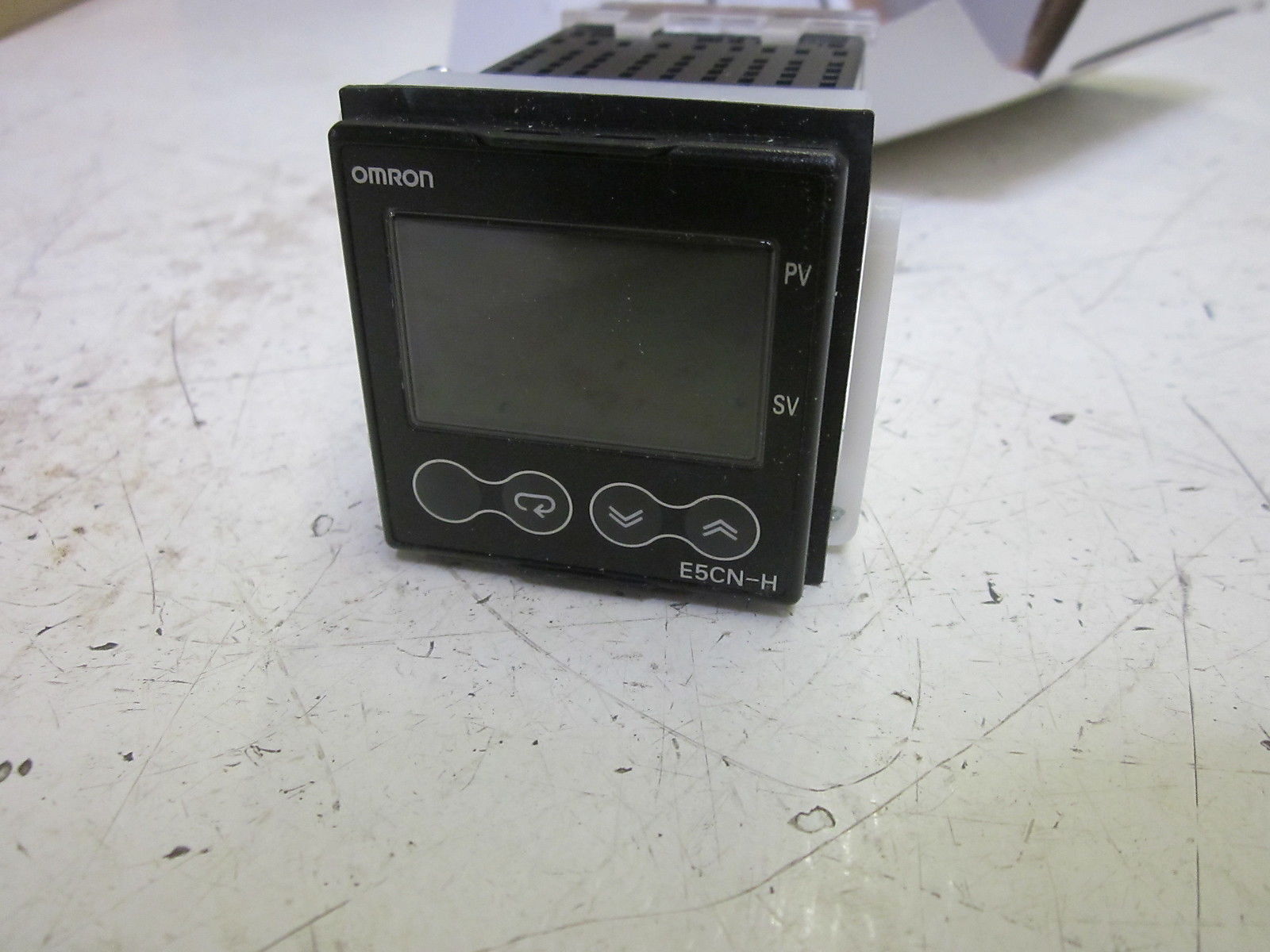 Omron E5CNHV2M500 (100-240VAC) NFSP ** GENUINE ** E5CN HV2M 500