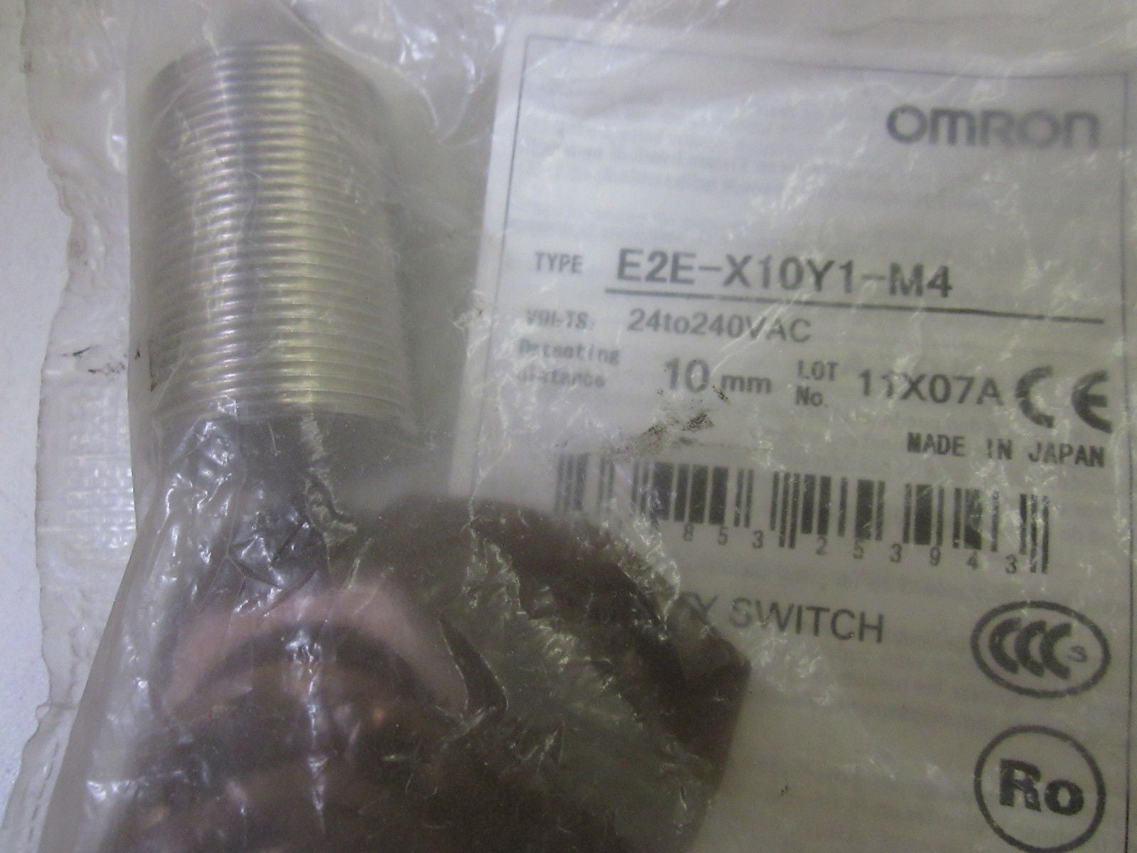 OMRON E2E-X10Y1-M4 *NEW NO BOX*