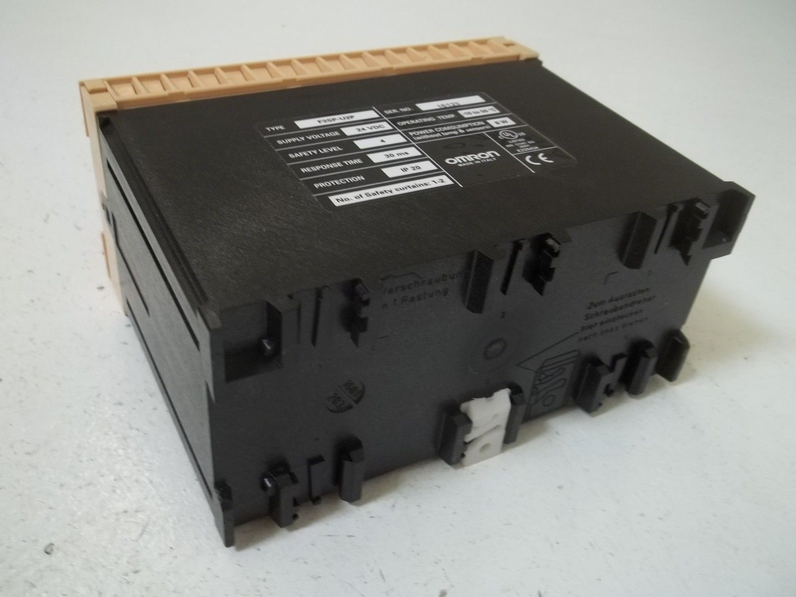 Omron F3SPU2P NSFP * GENUINE * F3SP U2P