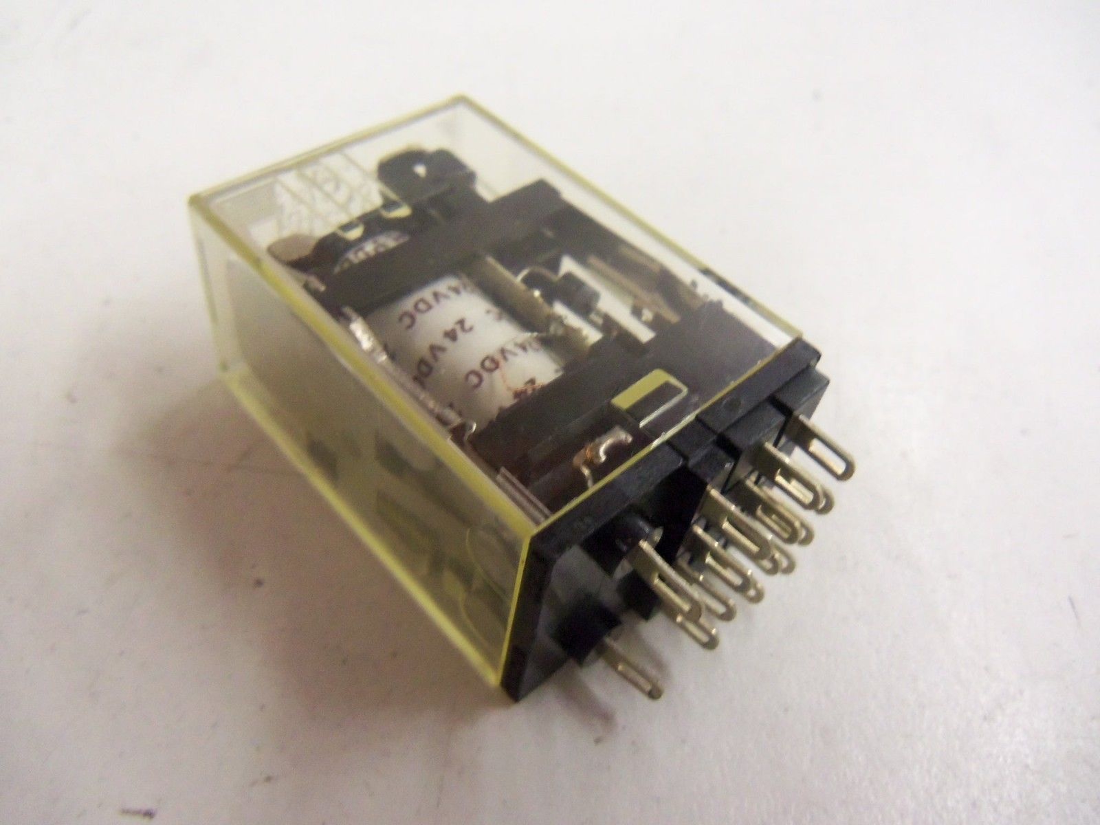 OMRON G2AK-232A 24VDC *NEW NO BOX *