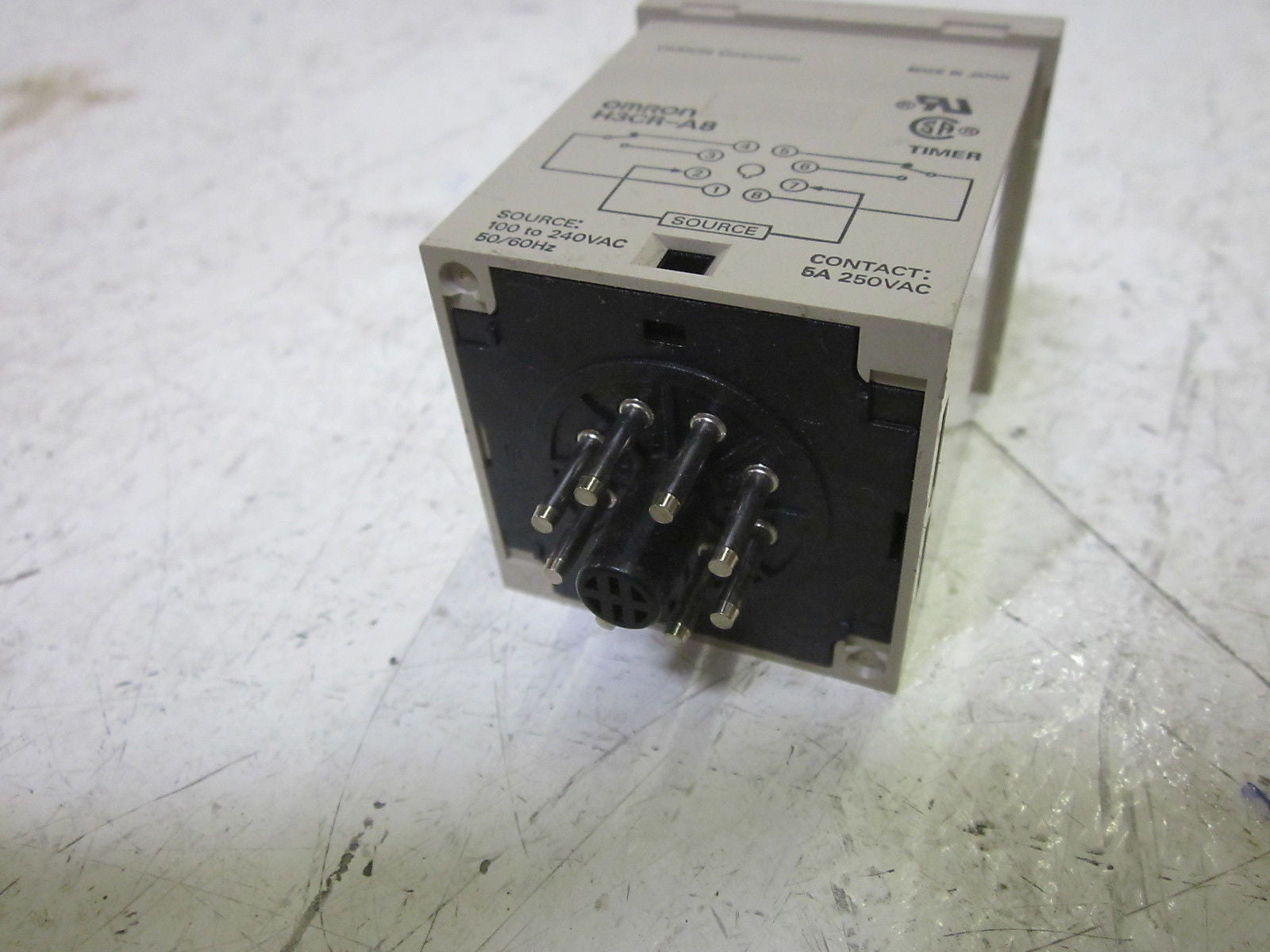 OMRON H3CR-A8 TIMER 0-1.2 SEC. 100-240VAC *USED*