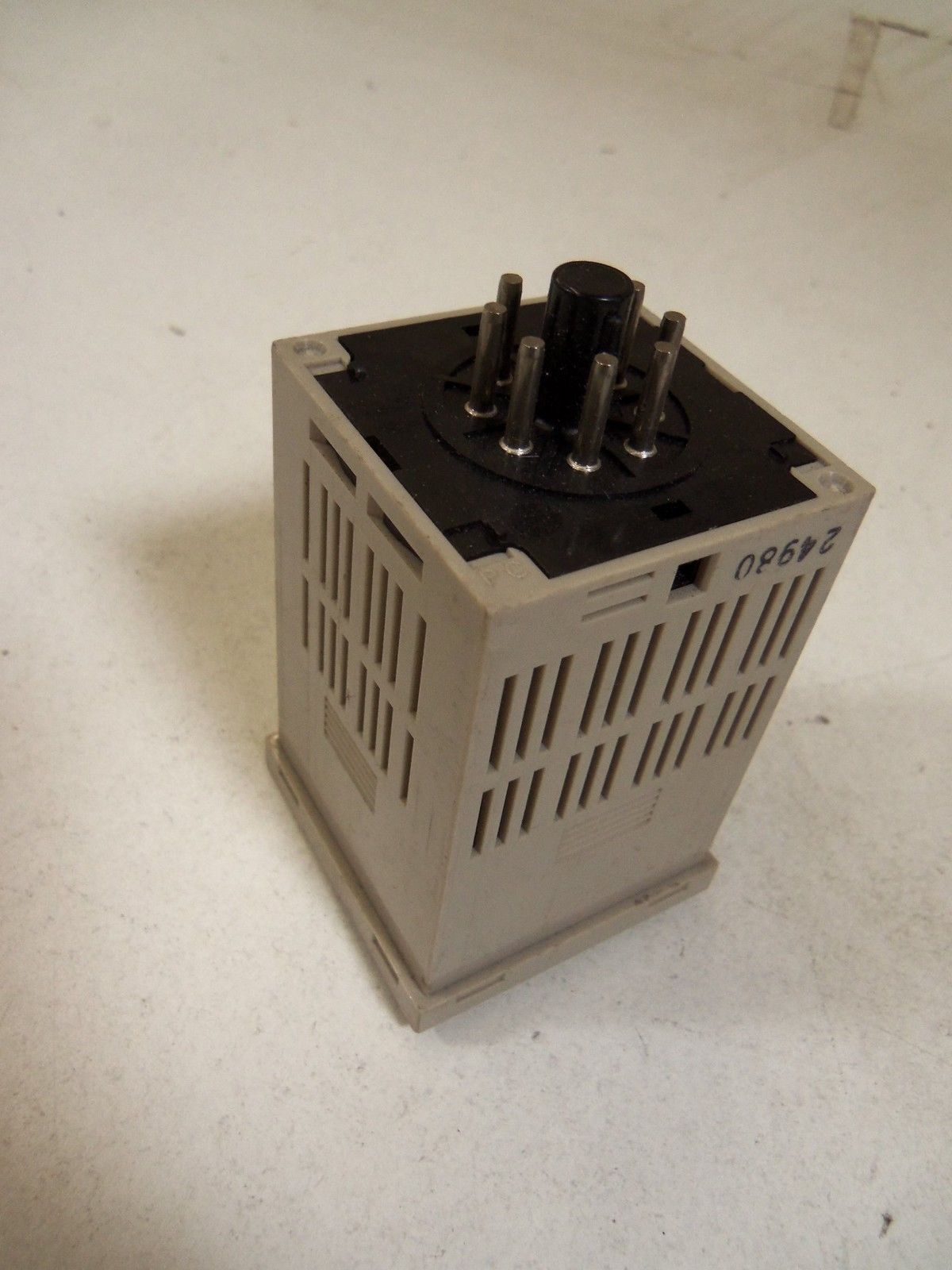 OMRON H5CR-L TIMER *USED*