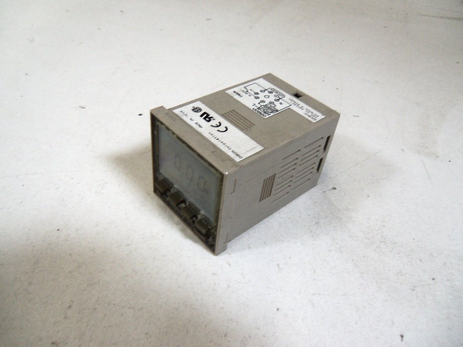 OMRON H5CR-L TIMER *USED*
