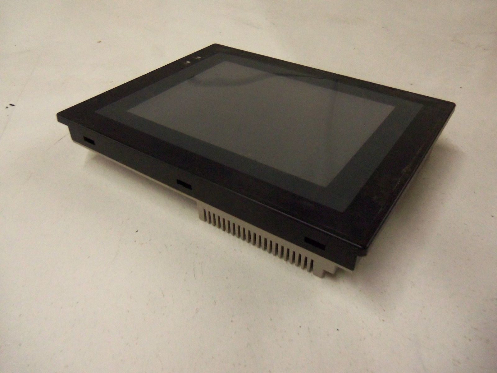 OMRON NT631C-ST151B-EV2S *USED*