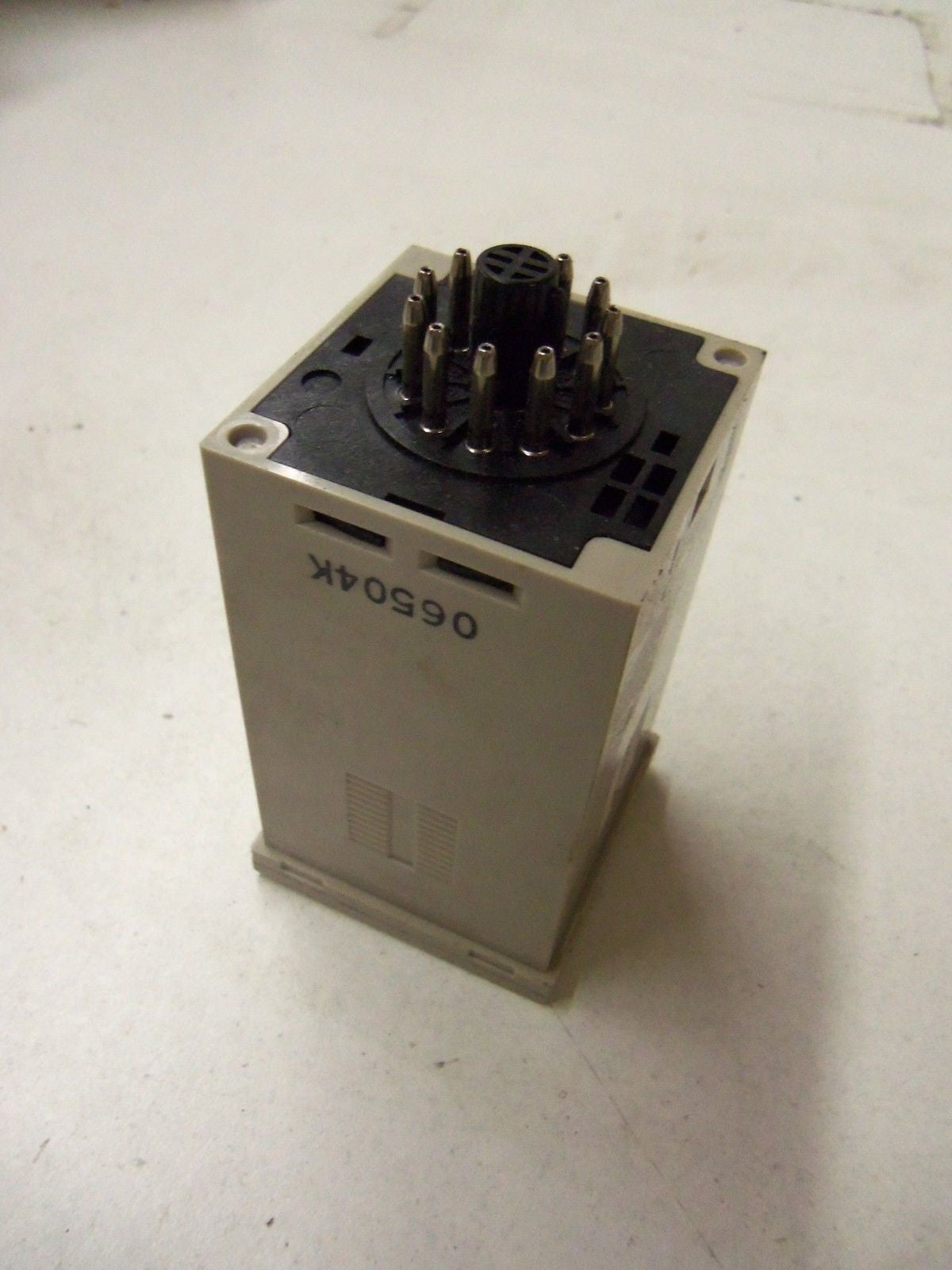OMRON PROXIMITY SENSOR AMPLIFIER (DC) E2CA-AL4C *USED*