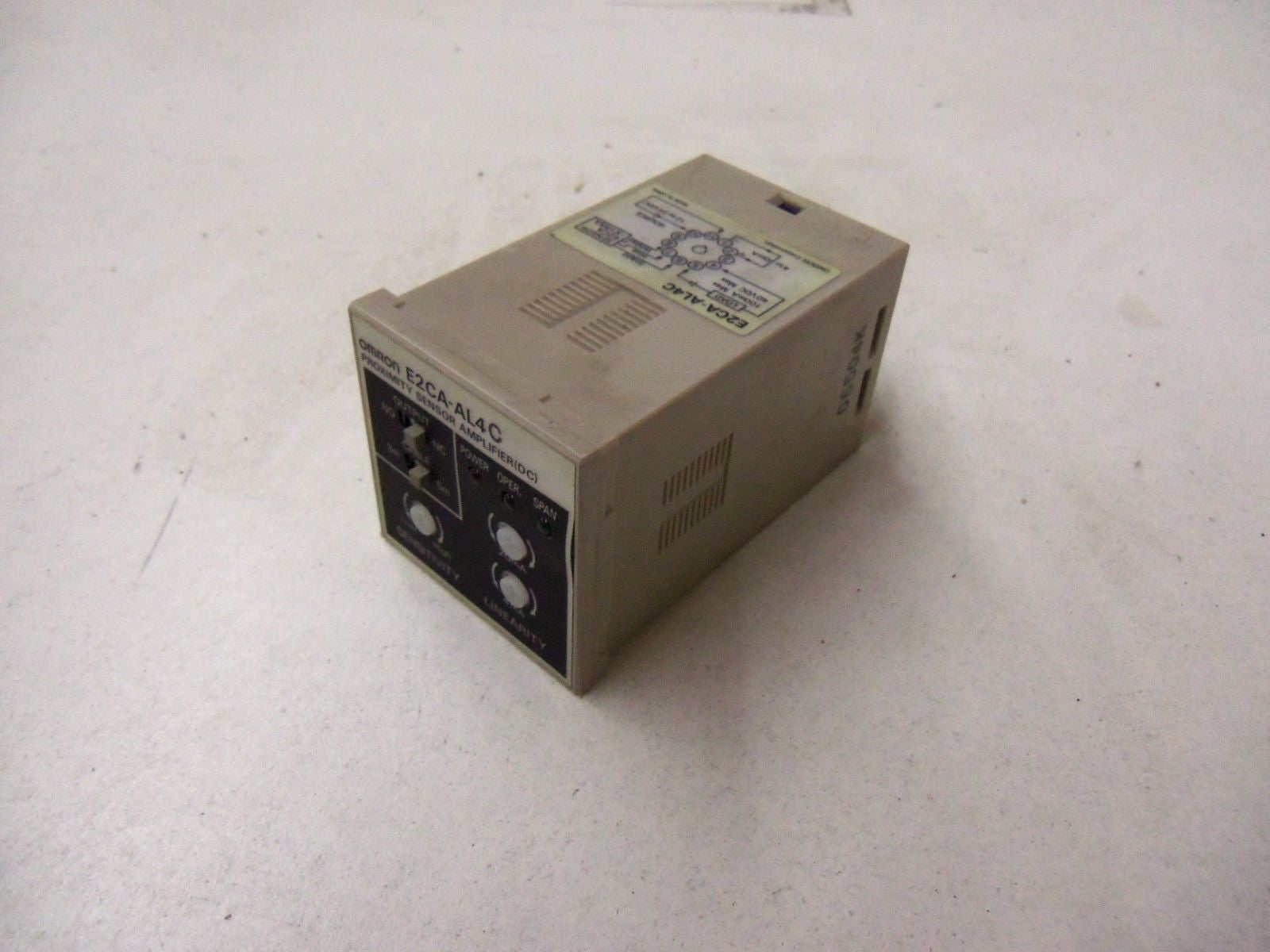 OMRON PROXIMITY SENSOR AMPLIFIER (DC) E2CA-AL4C *USED*