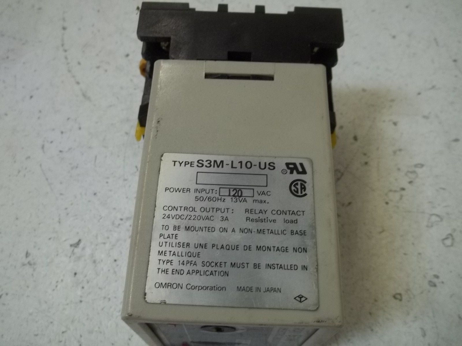 OMRON S3M-L10-US PHOTOELECTRIC SWITCH CONTROLLER *USED*